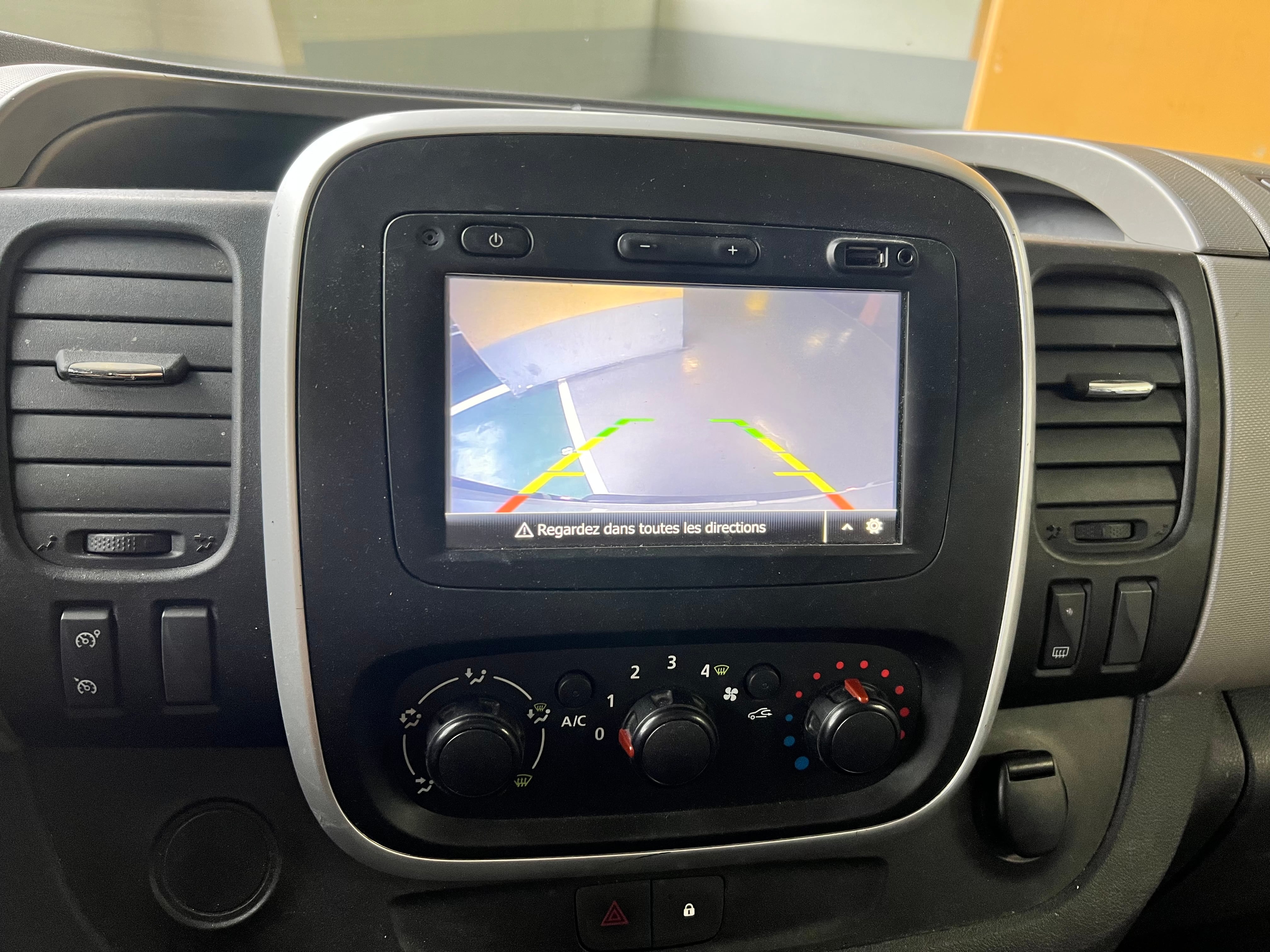 Renault Trafic 6m3 DCI 120cv Clim-Caméra recul-GPS-CarPlay - Android auto avec diable with Air conditioning