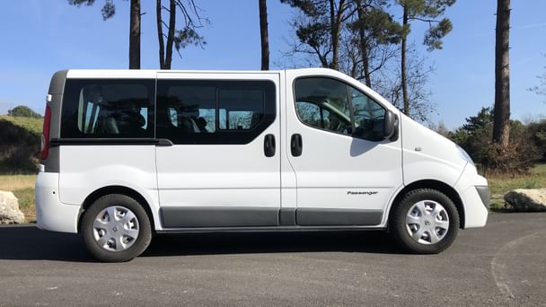 Renault Trafic Passenger 9 Places / Pessac & Aéroport de Bordeaux avec Climatisation