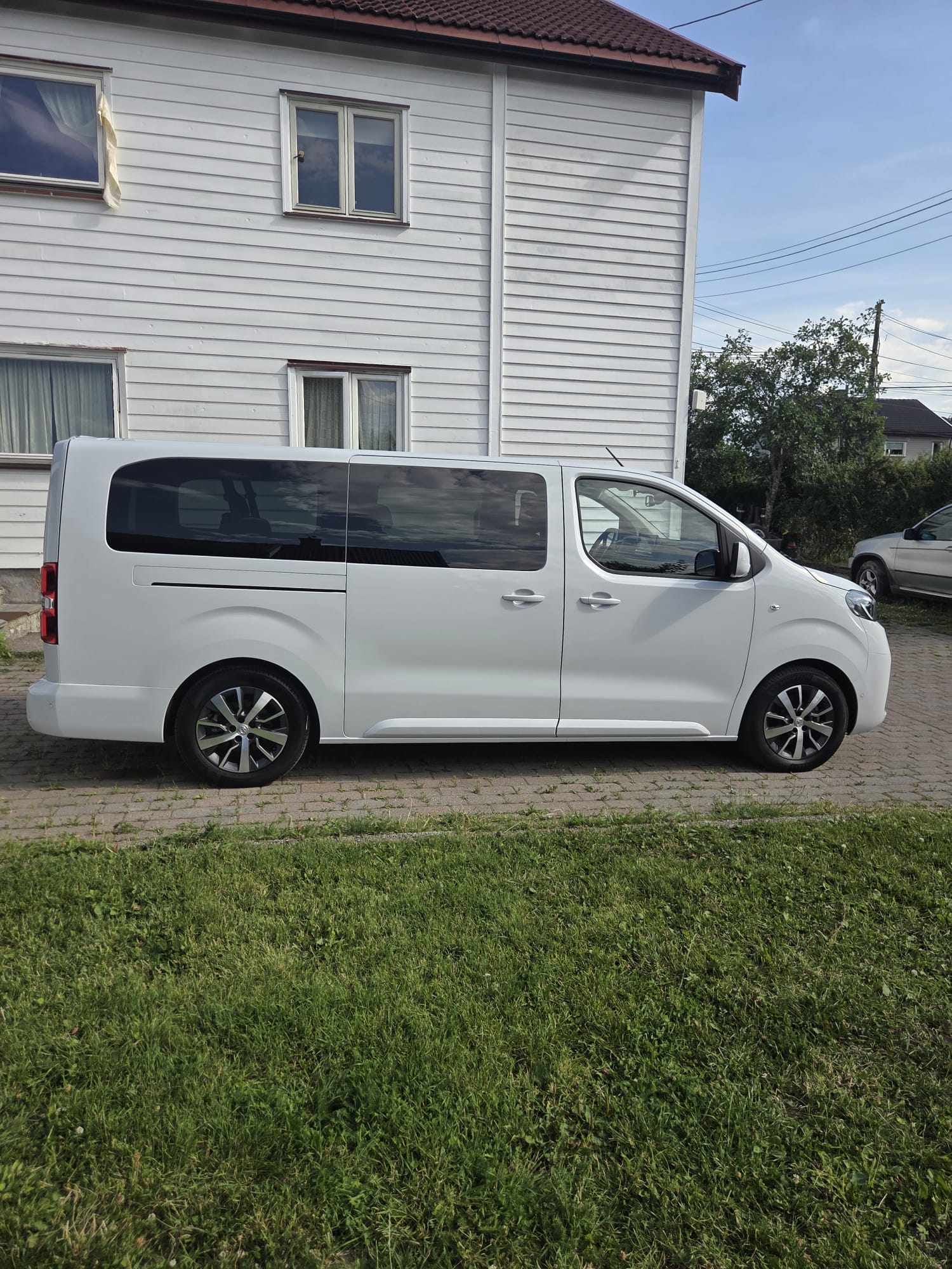 Toyota Proace Verso 8 seter electric. 374 km range med Aircondition