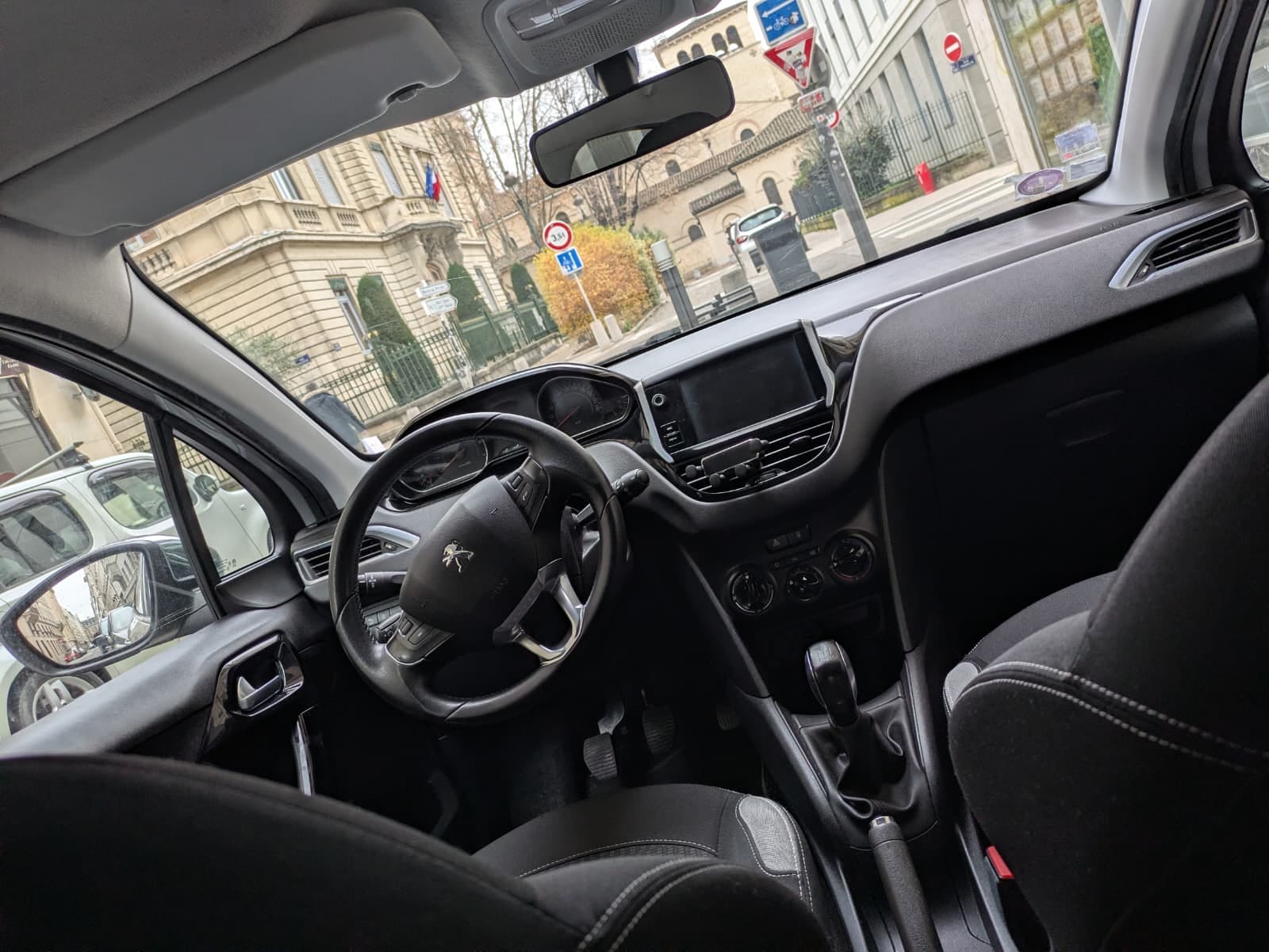Peugeot 208 1.2 VTI 82 CH avec Audio Bluetooth