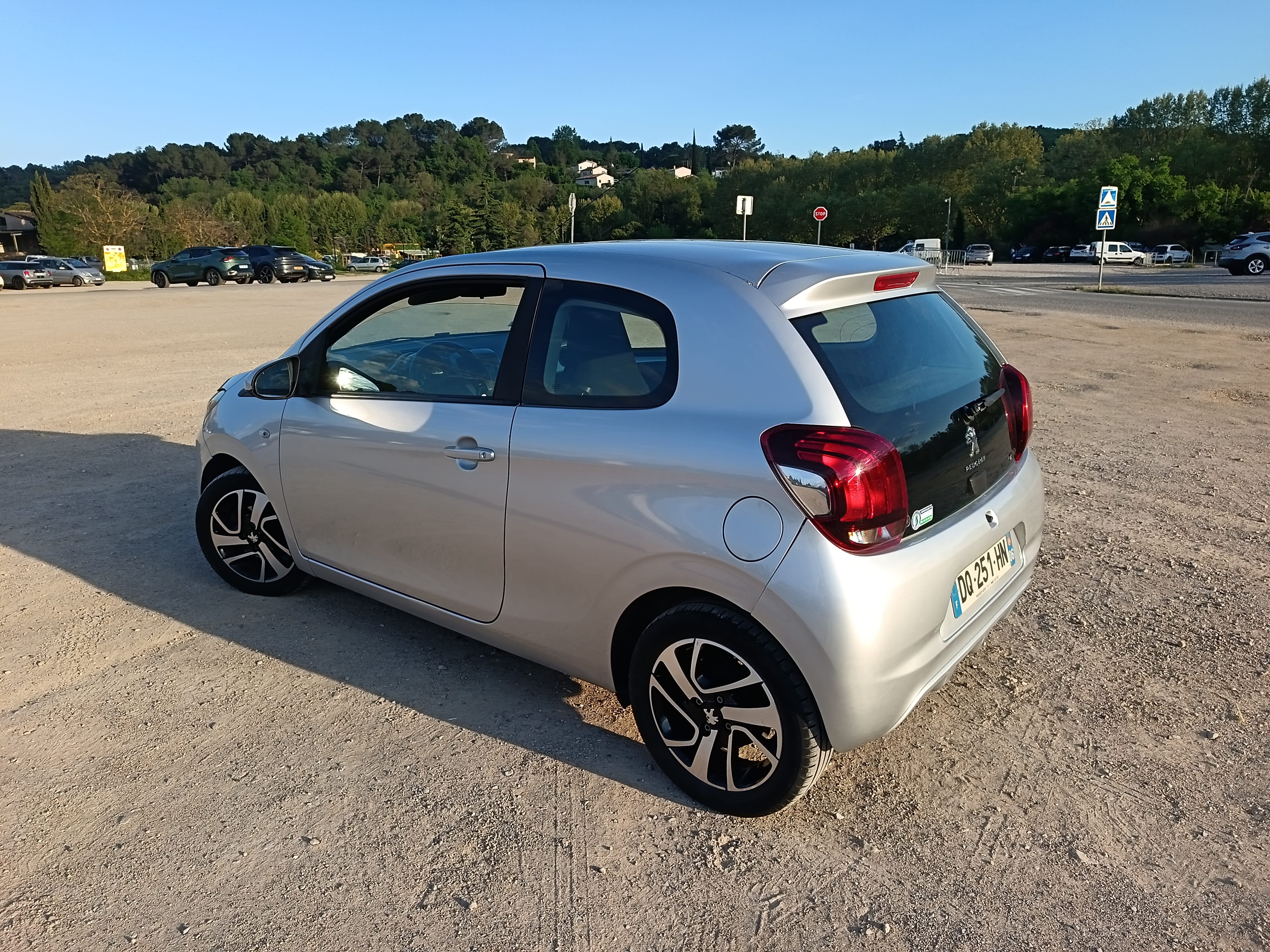 Peugeot 108 avec Accessible fauteuil roulant