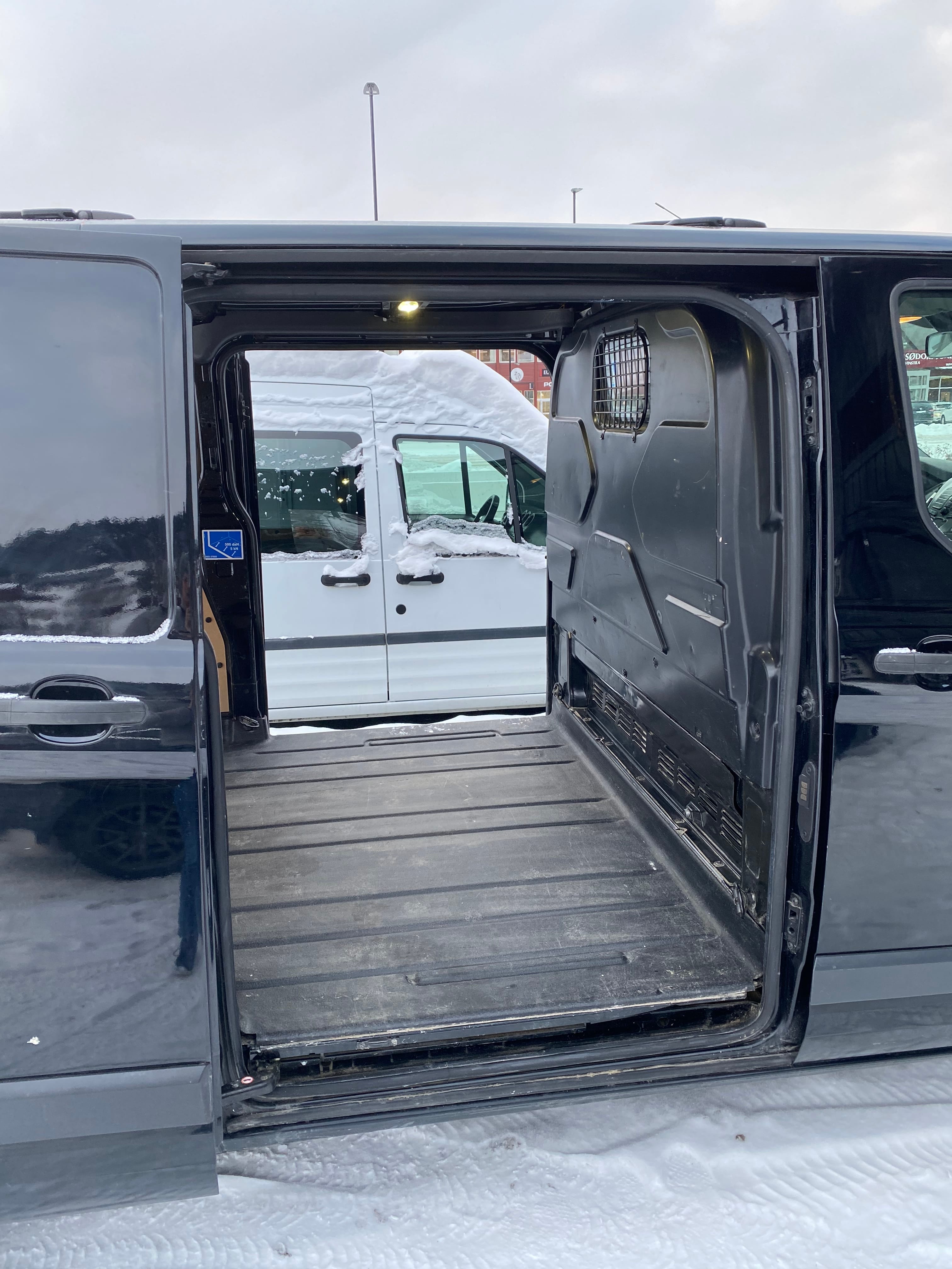 Ford Transit Custom Varebil med Bluetooth audio