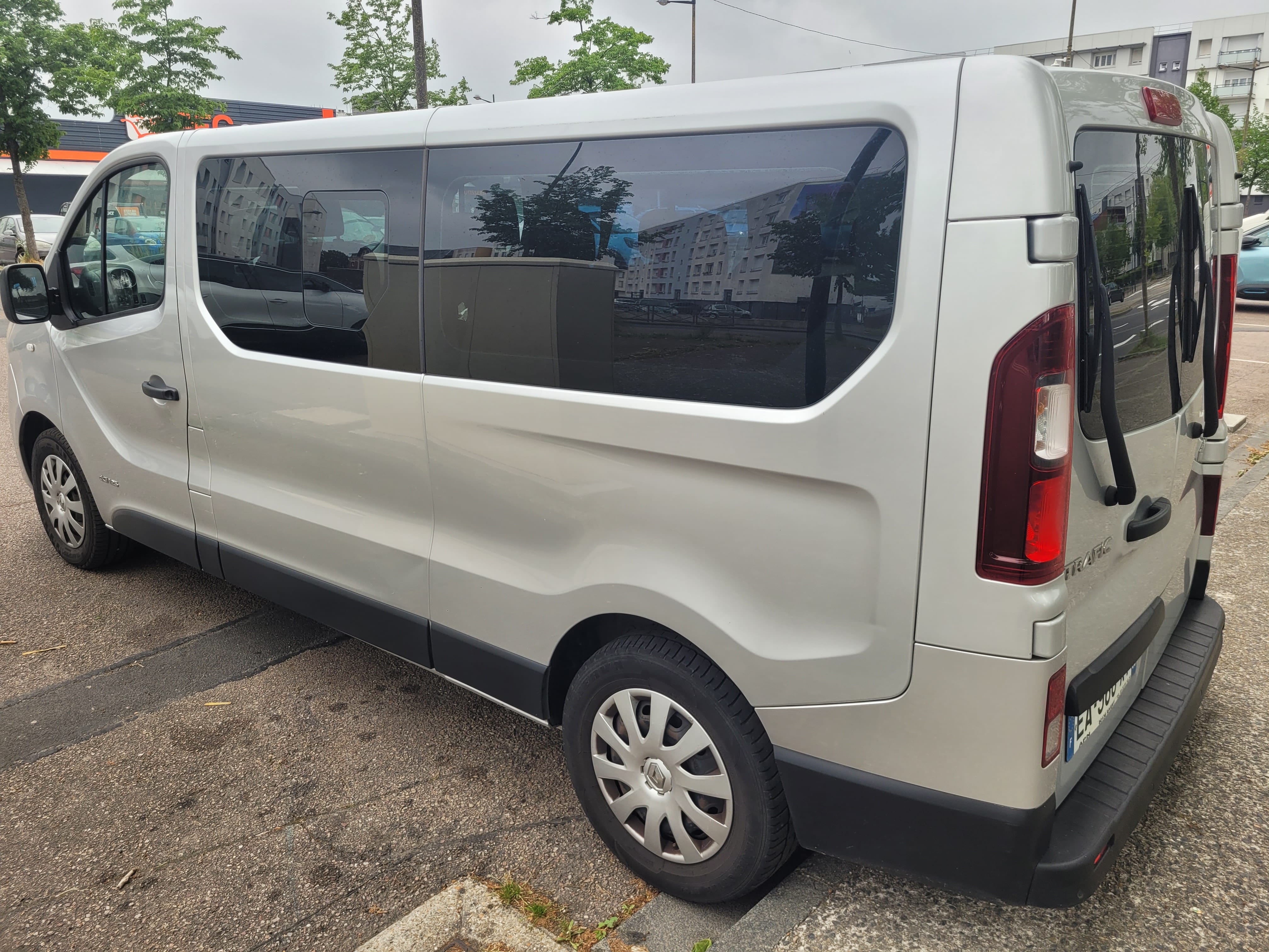 Renault Trafic Passenger mit Klimaanlage