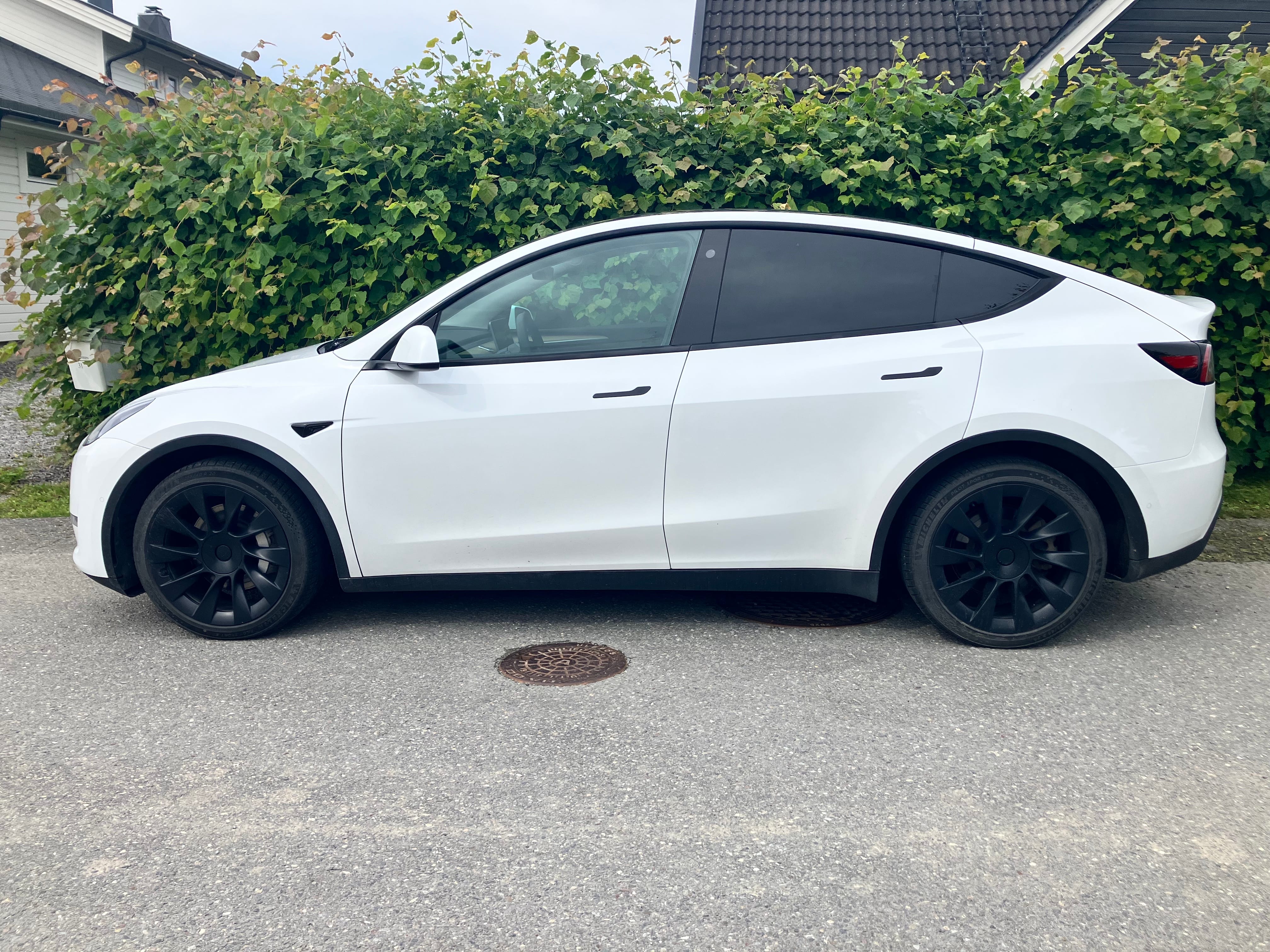 Tesla Model Y med Aircondition
