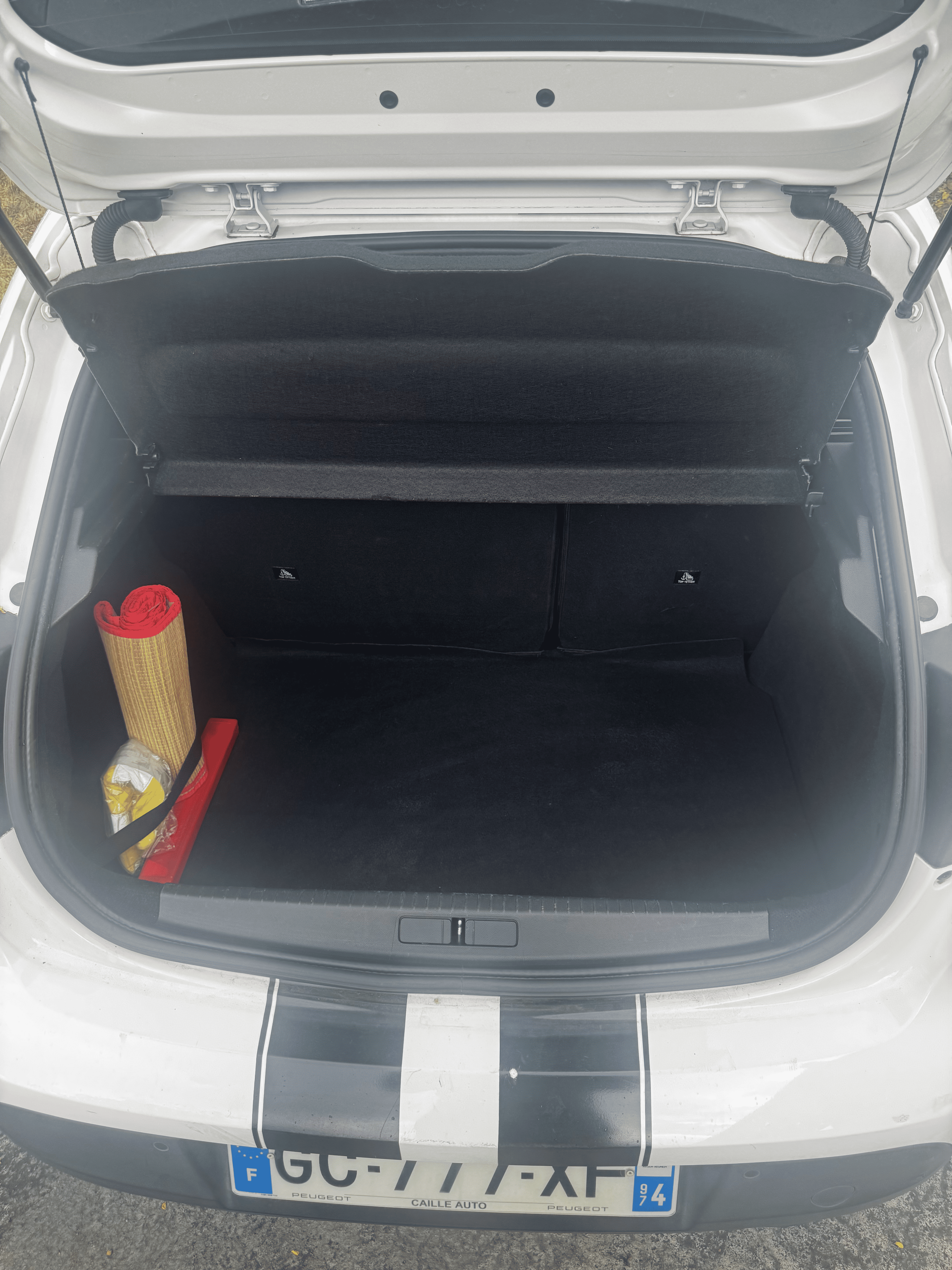 Peugeot 208 avec Apple CarPlay