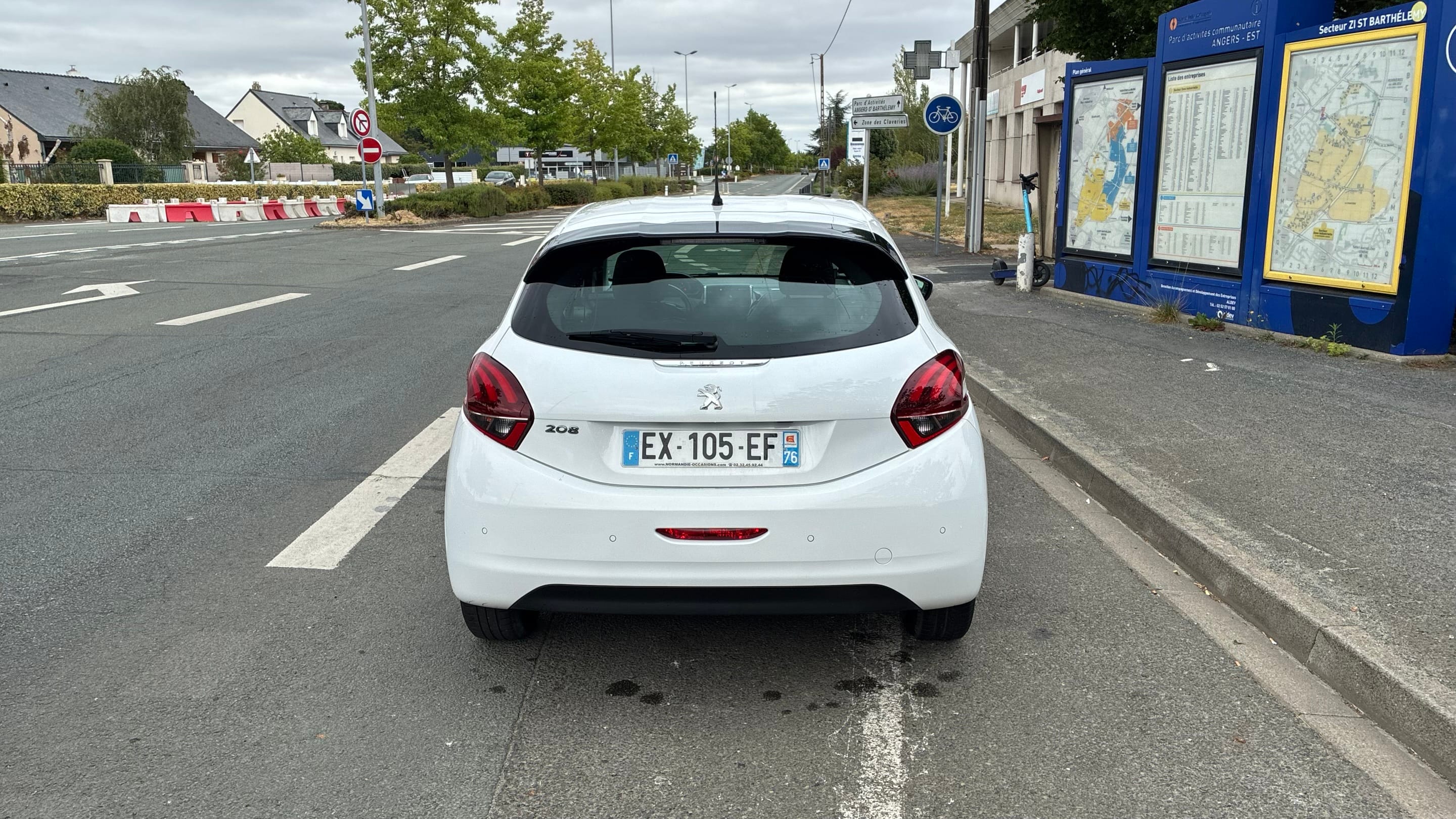 Peugeot 208 avec GPS