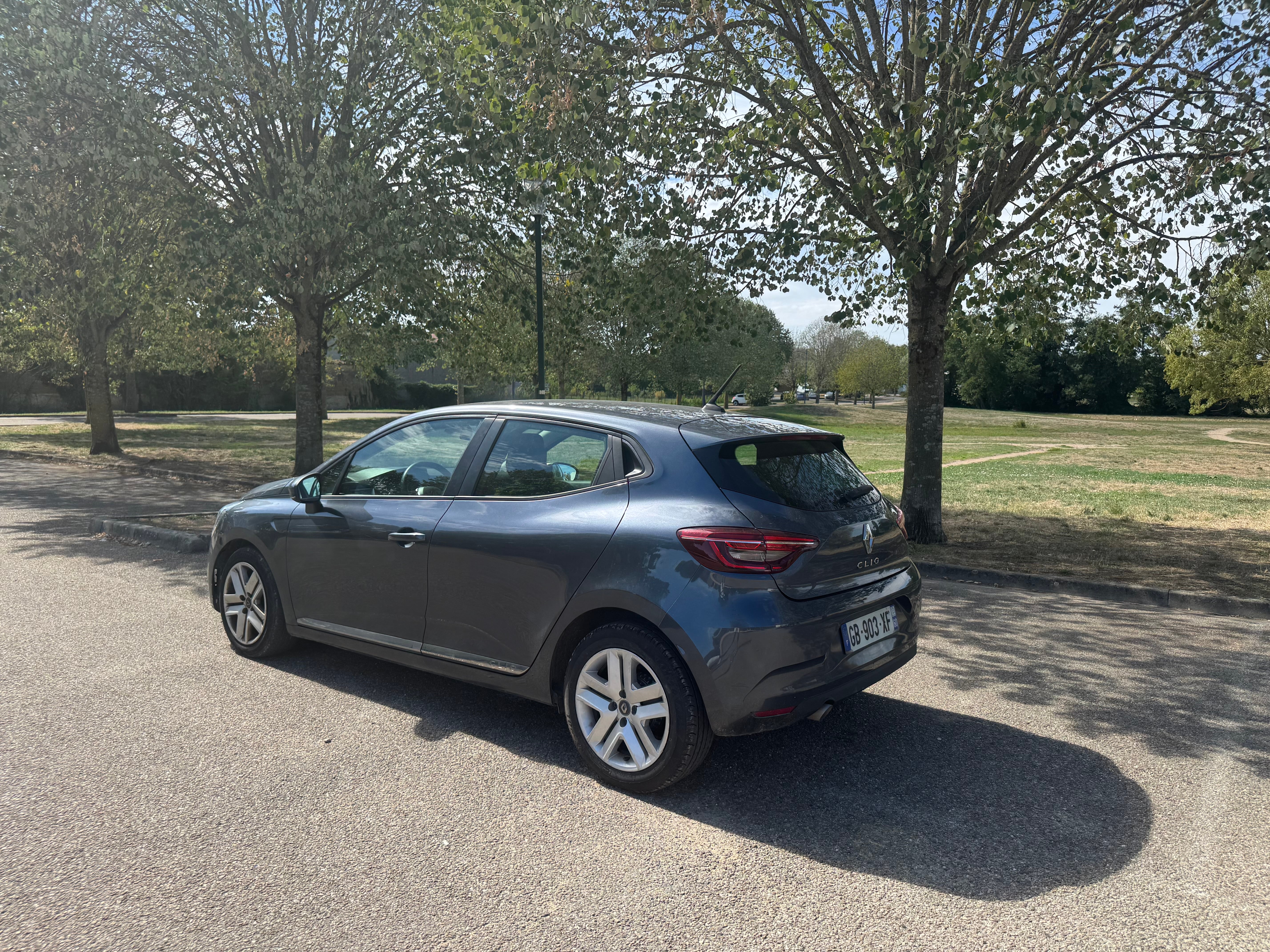 Renault Clio 1.0 tce avec GPS