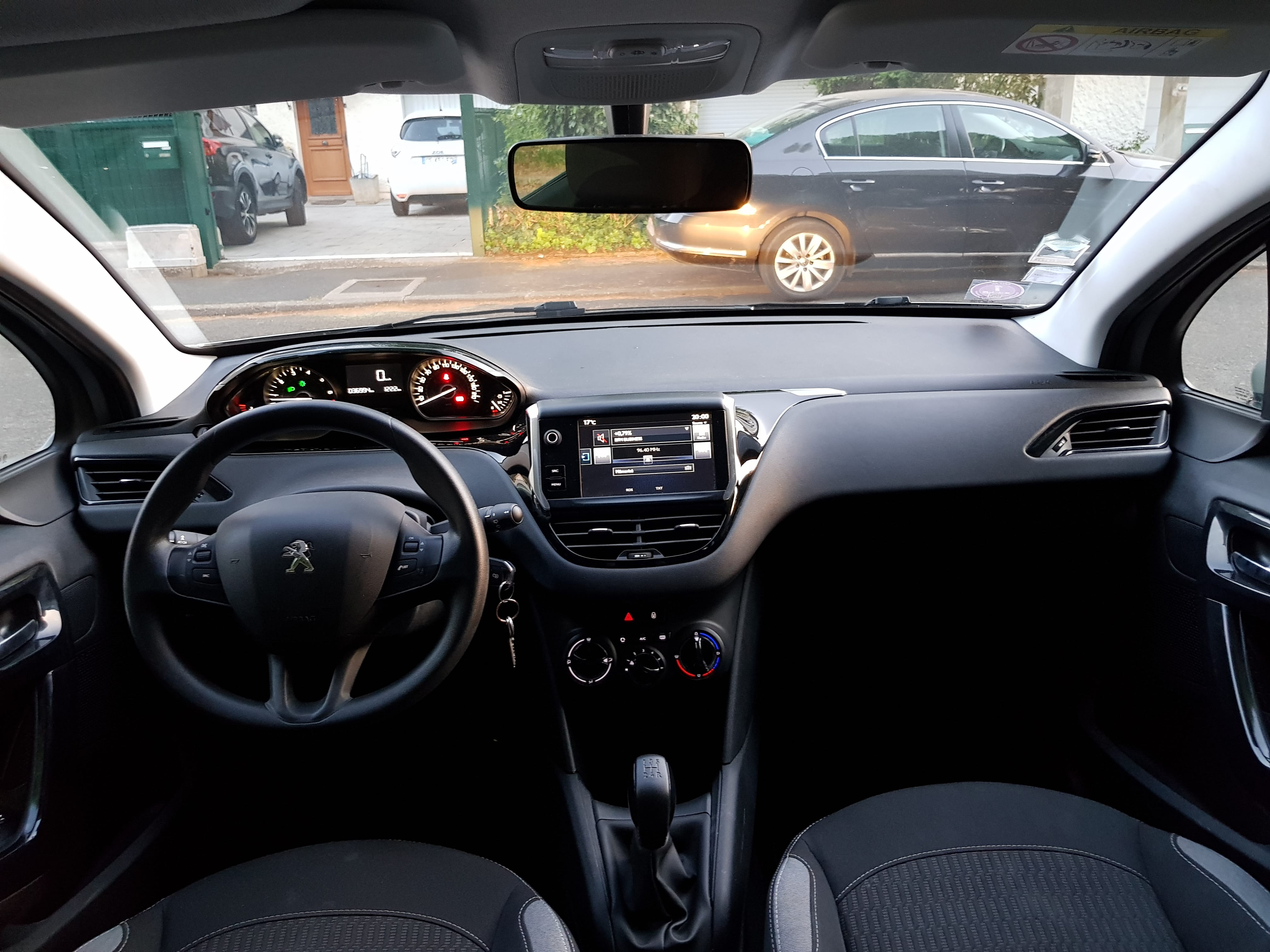 Peugeot 208 avec GPS