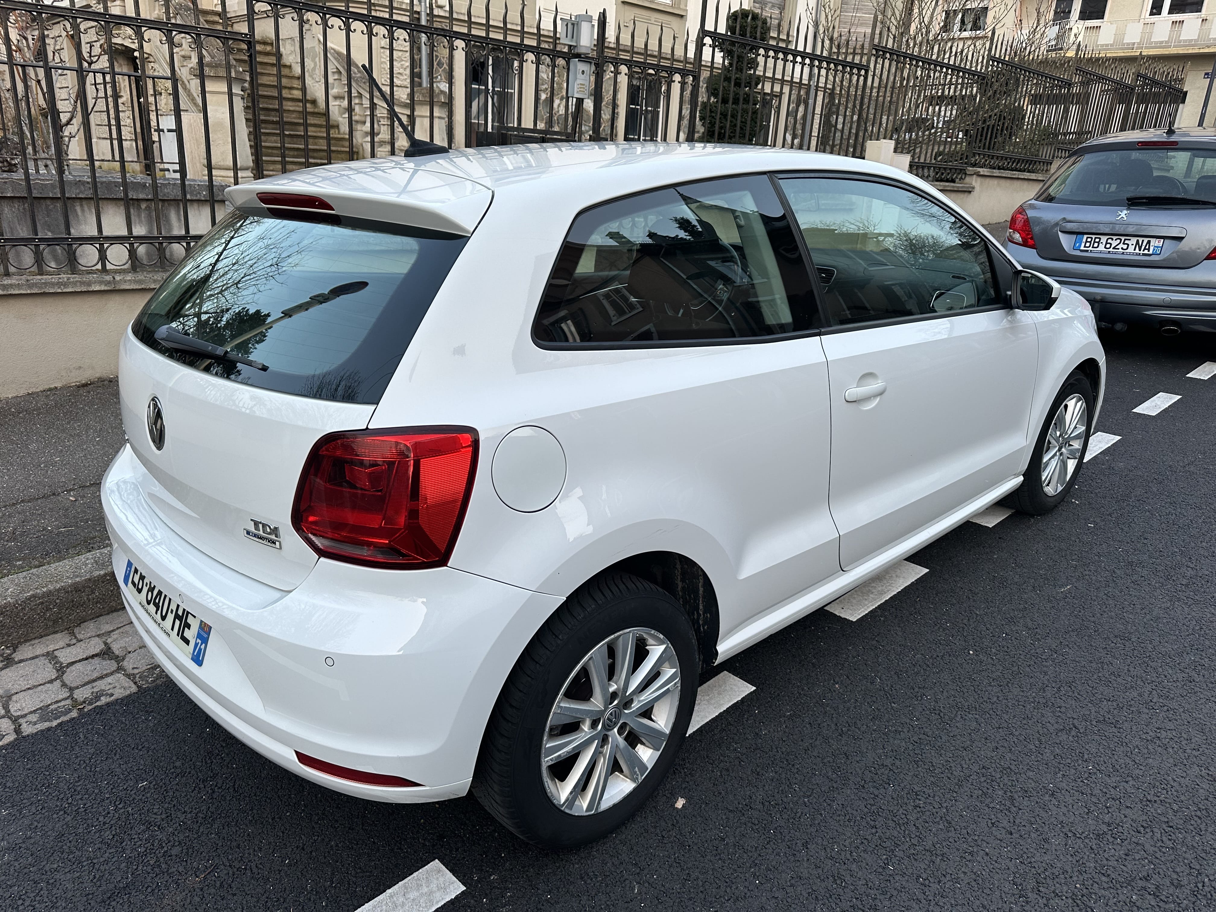Volkswagen Polo 1.4 TDi 90ch avec GPS