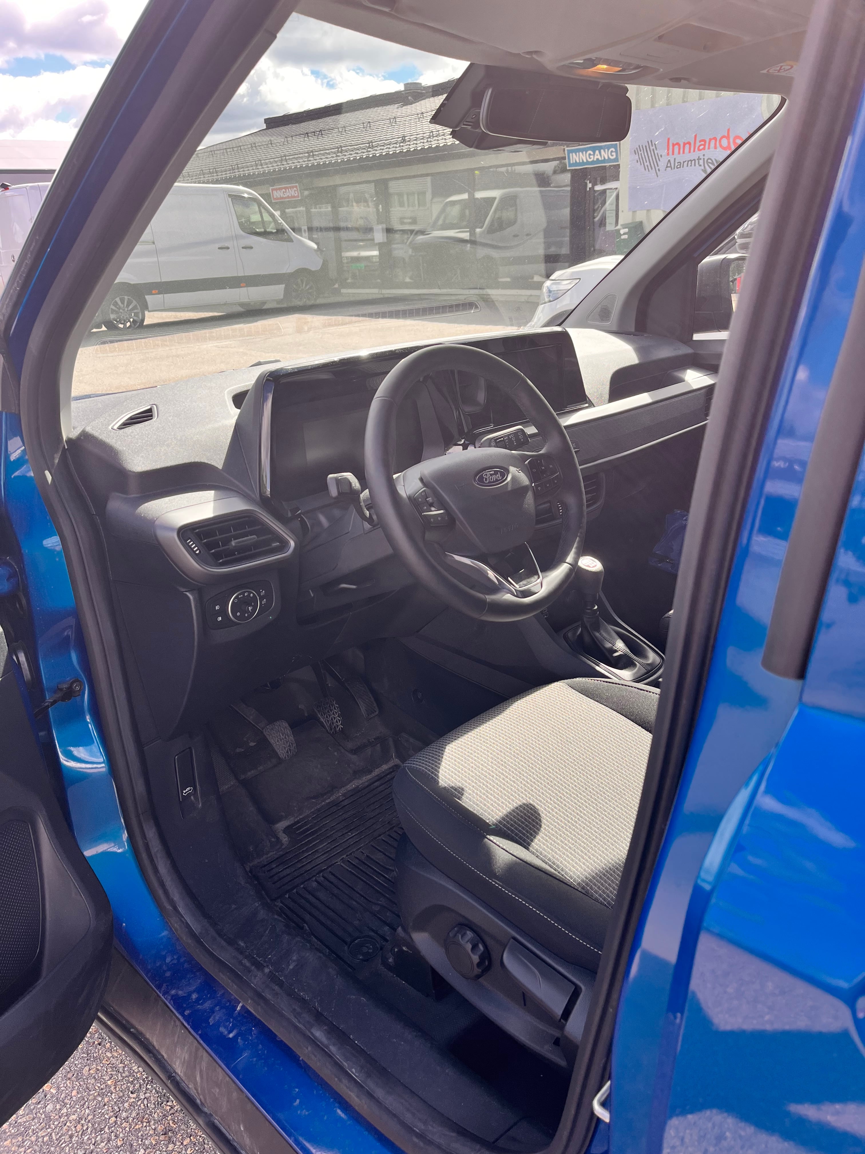 Ford Courier med Ryggekamera