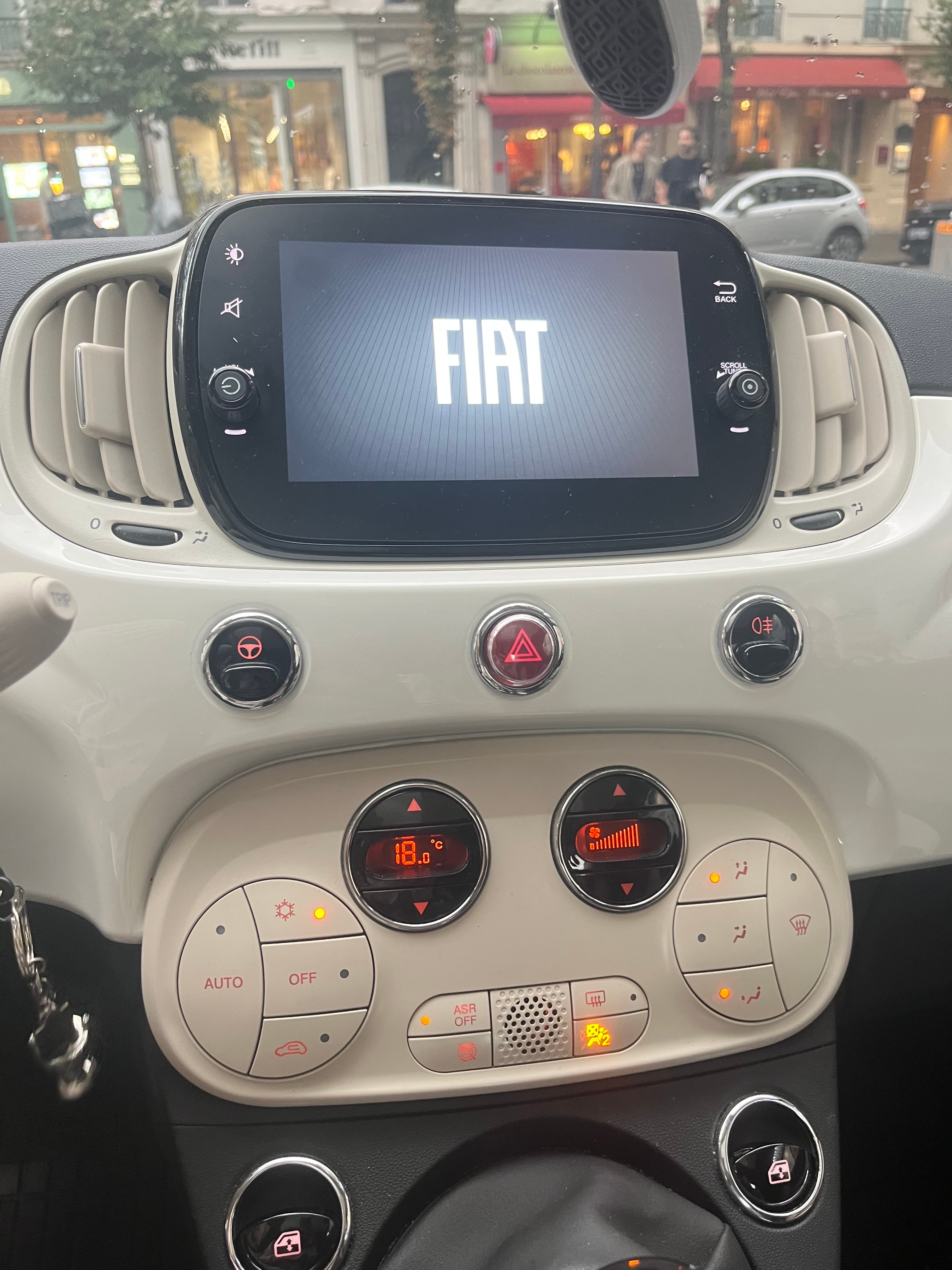 Fiat 500 Hybride mit Klimaanlage
