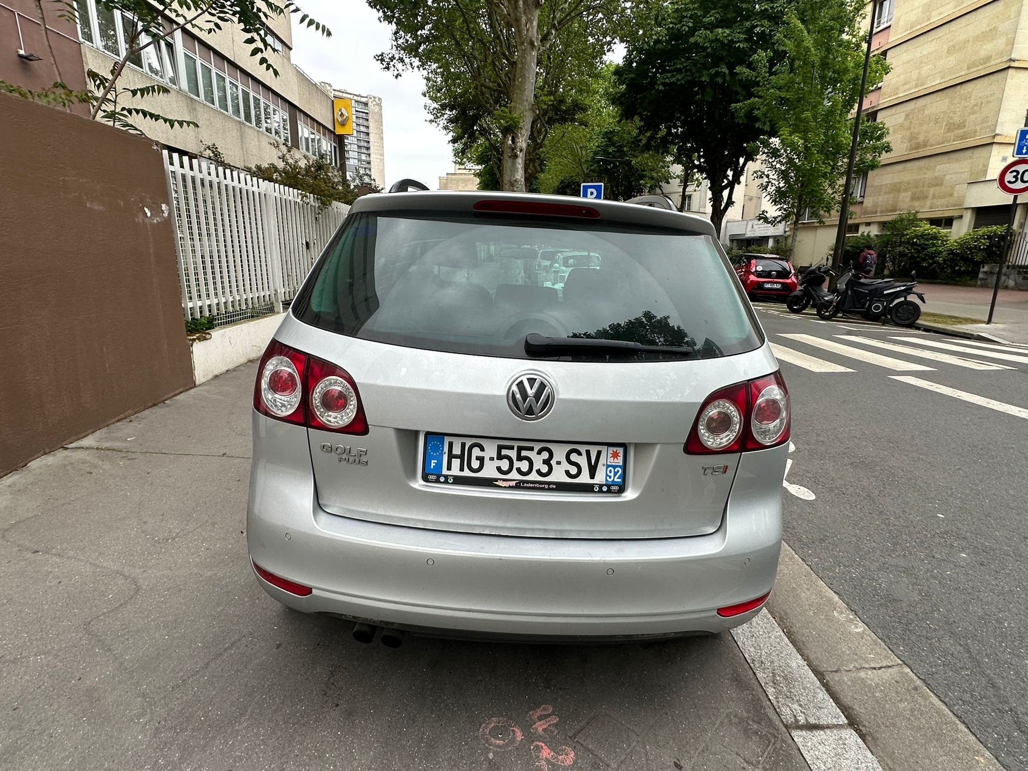 Volkswagen Golf avec Pneus neige