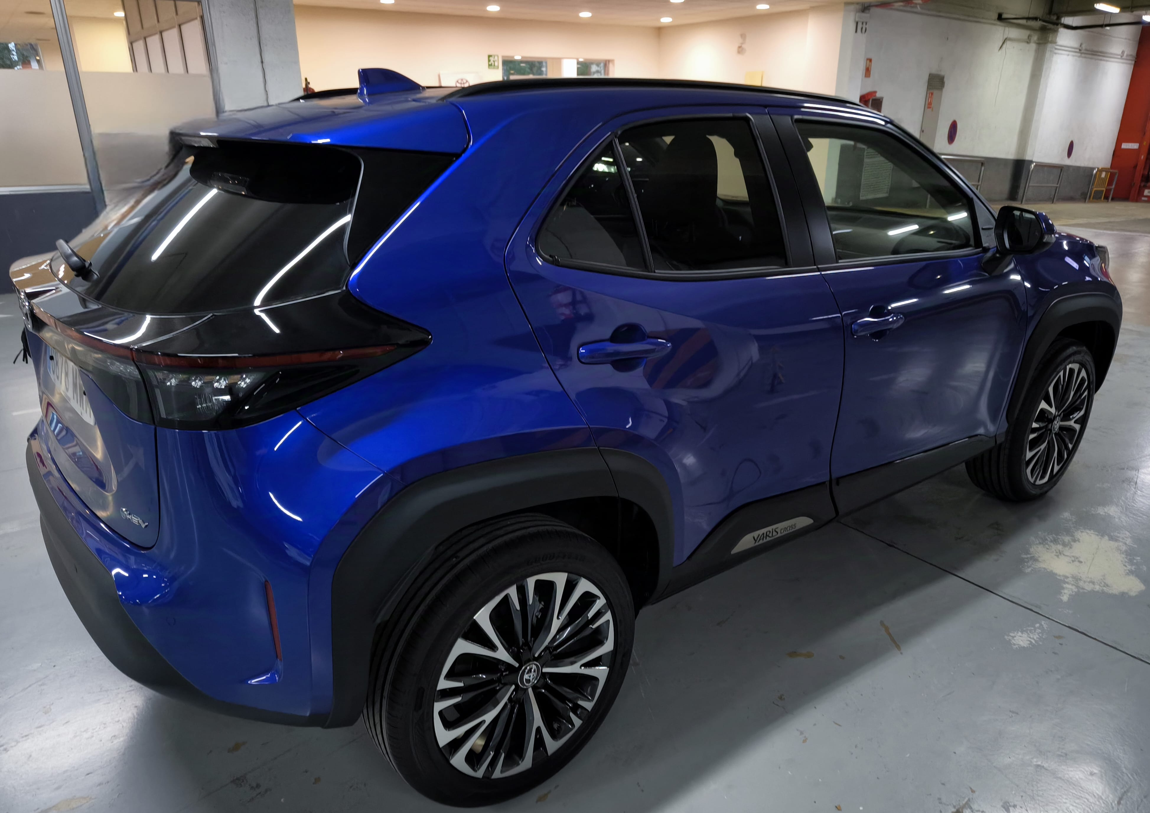 Toyota Yaris Cross, 2024, Gasolina 95 / Eléctrico (híbrido), Automático