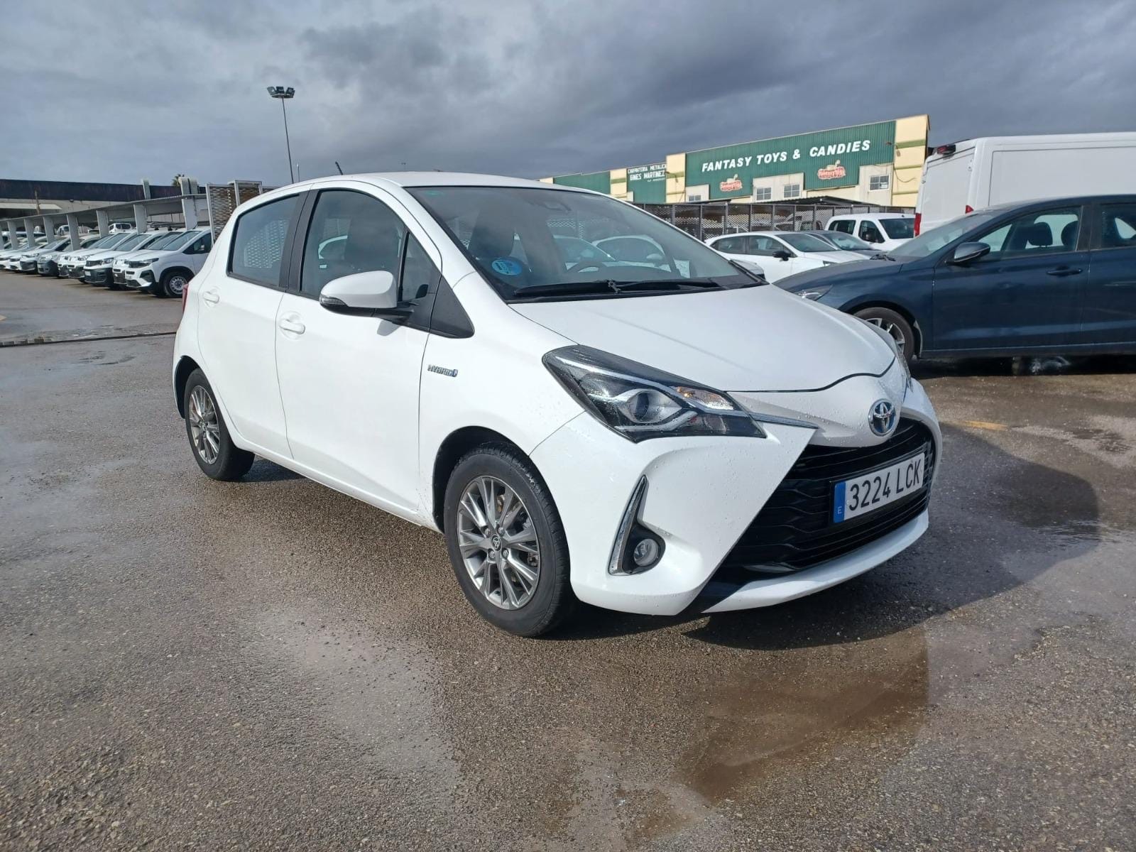 Toyota Yaris Híbrido, 2019, Gasolina 95 / Elektrisk (hybrid), automatisk