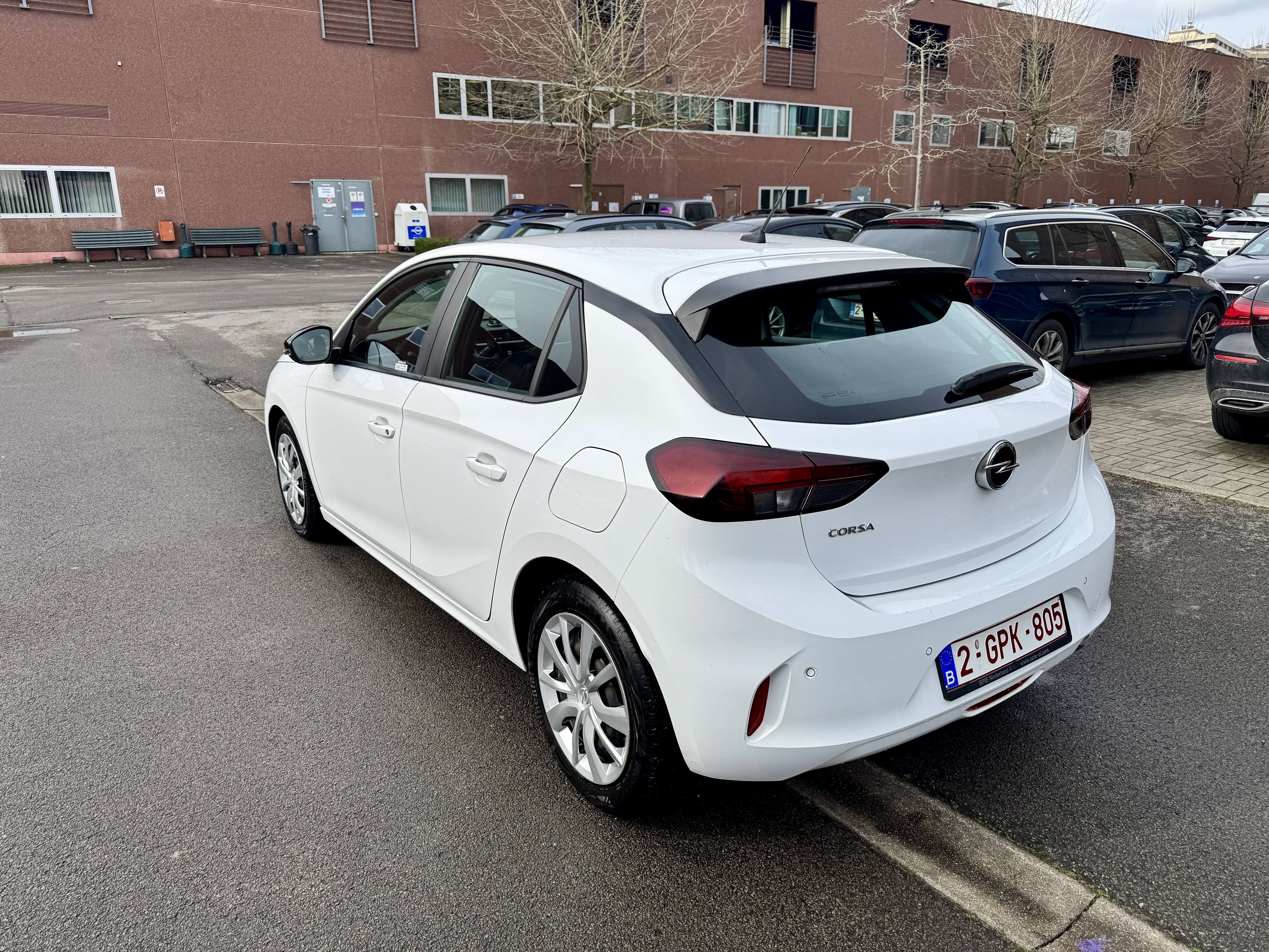 Opel Corsa NEW MODEL PARKING BEPARK GARE DU MIDI - AIRCO - GPS met GPS