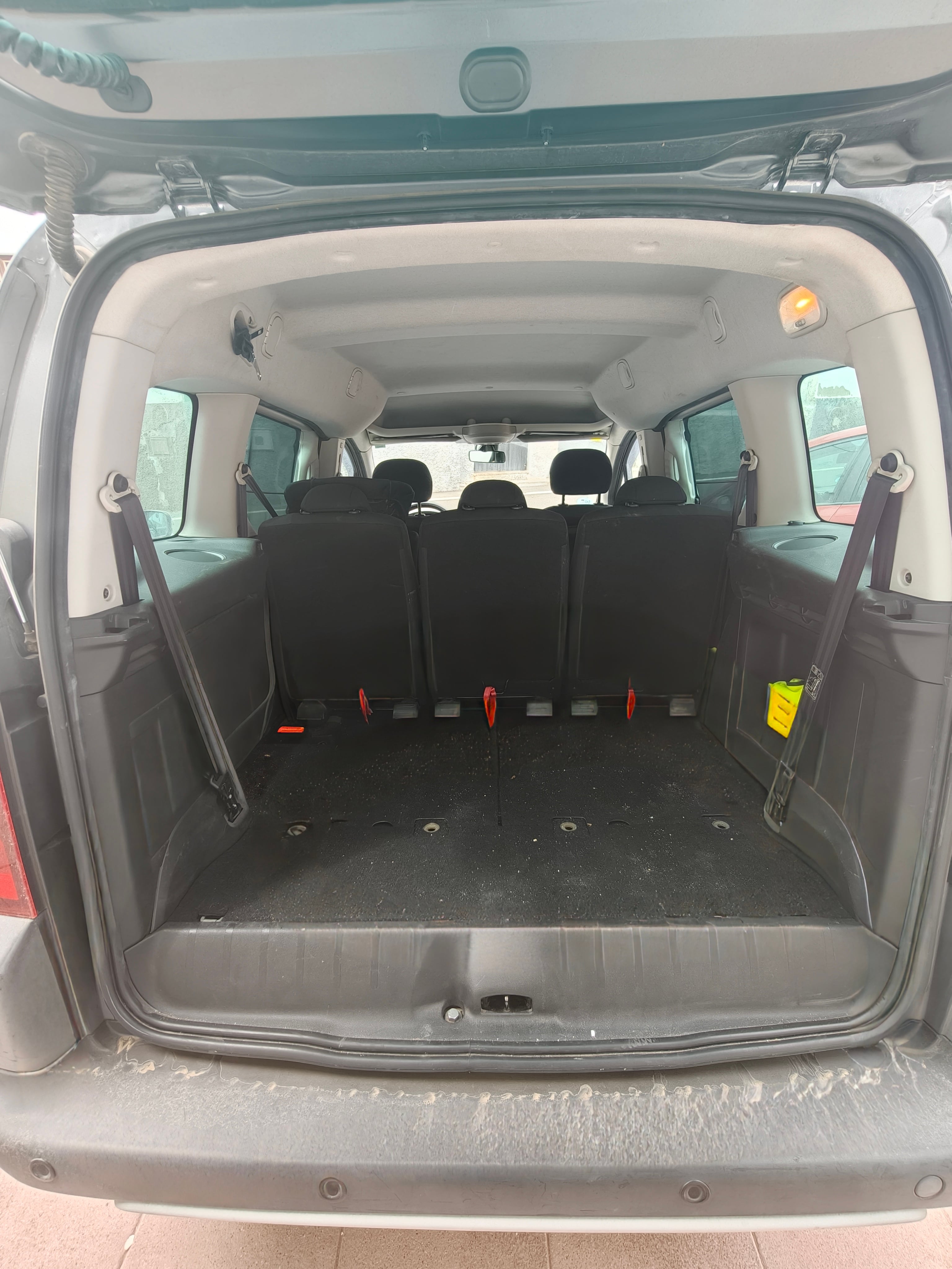 Peugeot Partner Tepee con Radio 