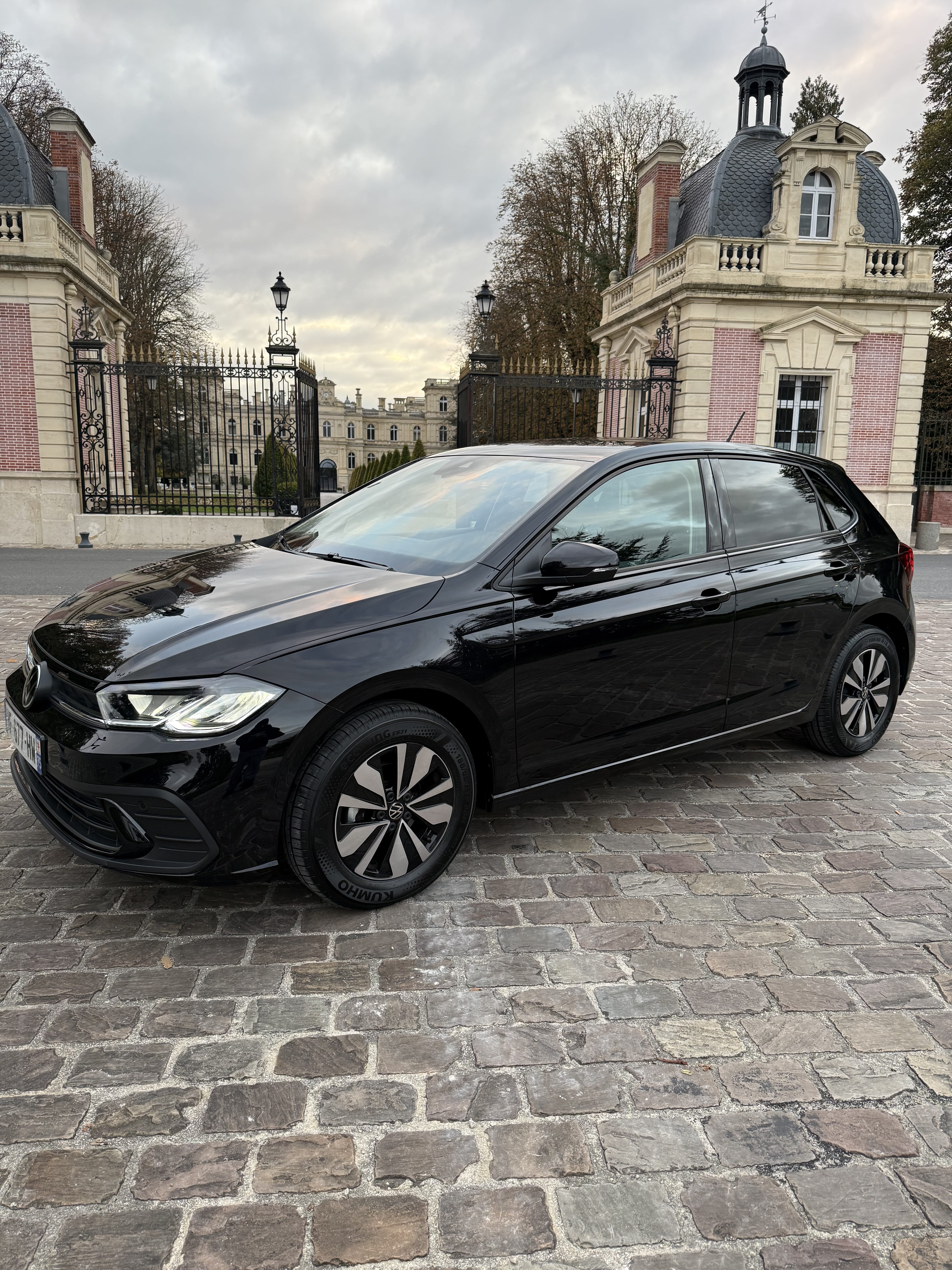 Volkswagen Polo  Gare de Lyon – Boîte auto – Disponible 24/7 avec Climatisation