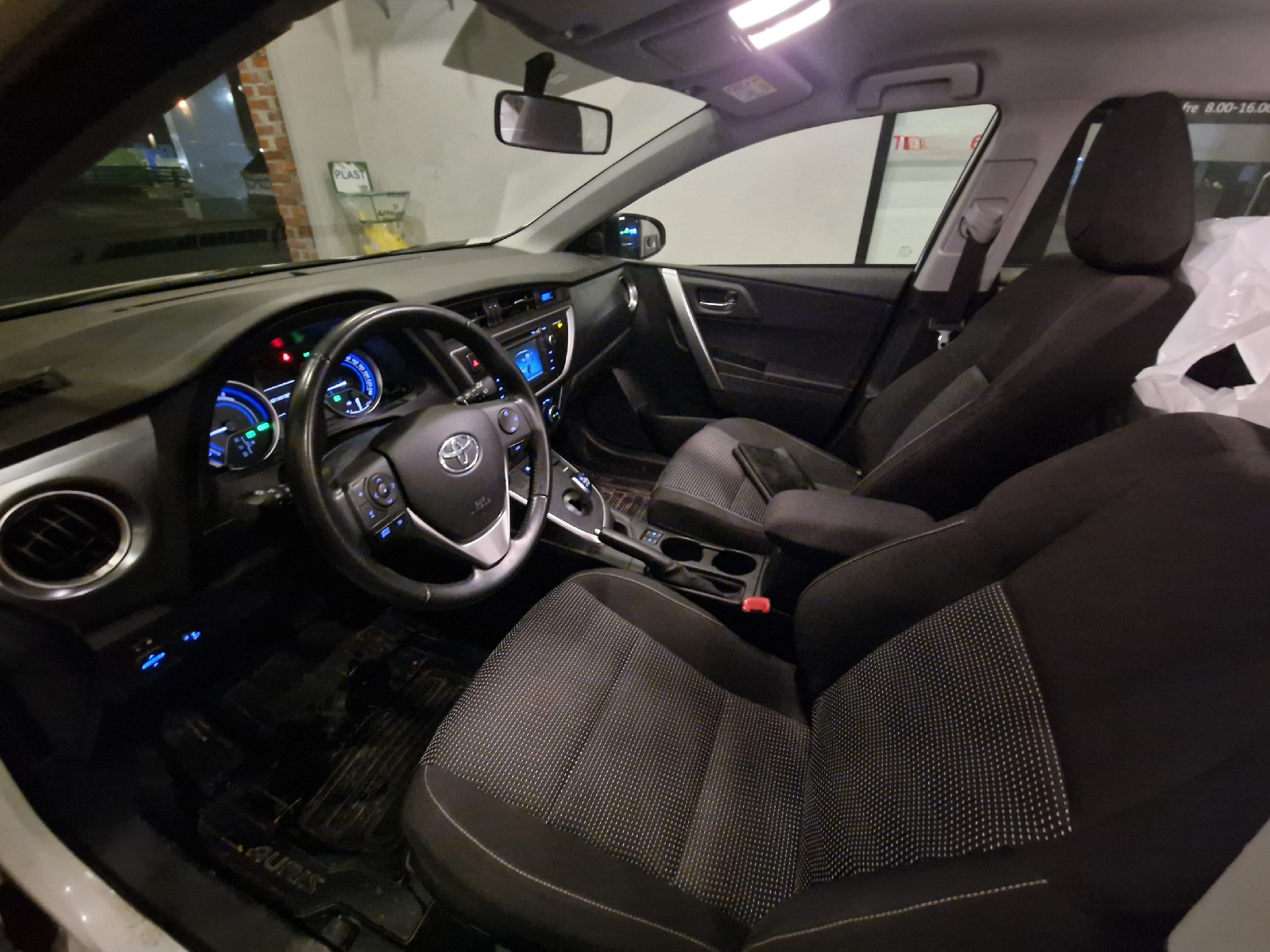 Toyota Auris 1,8 Hybrid, Automat with Cruise control