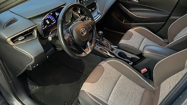 Toyota Corolla Break Hybride avec Apple CarPlay