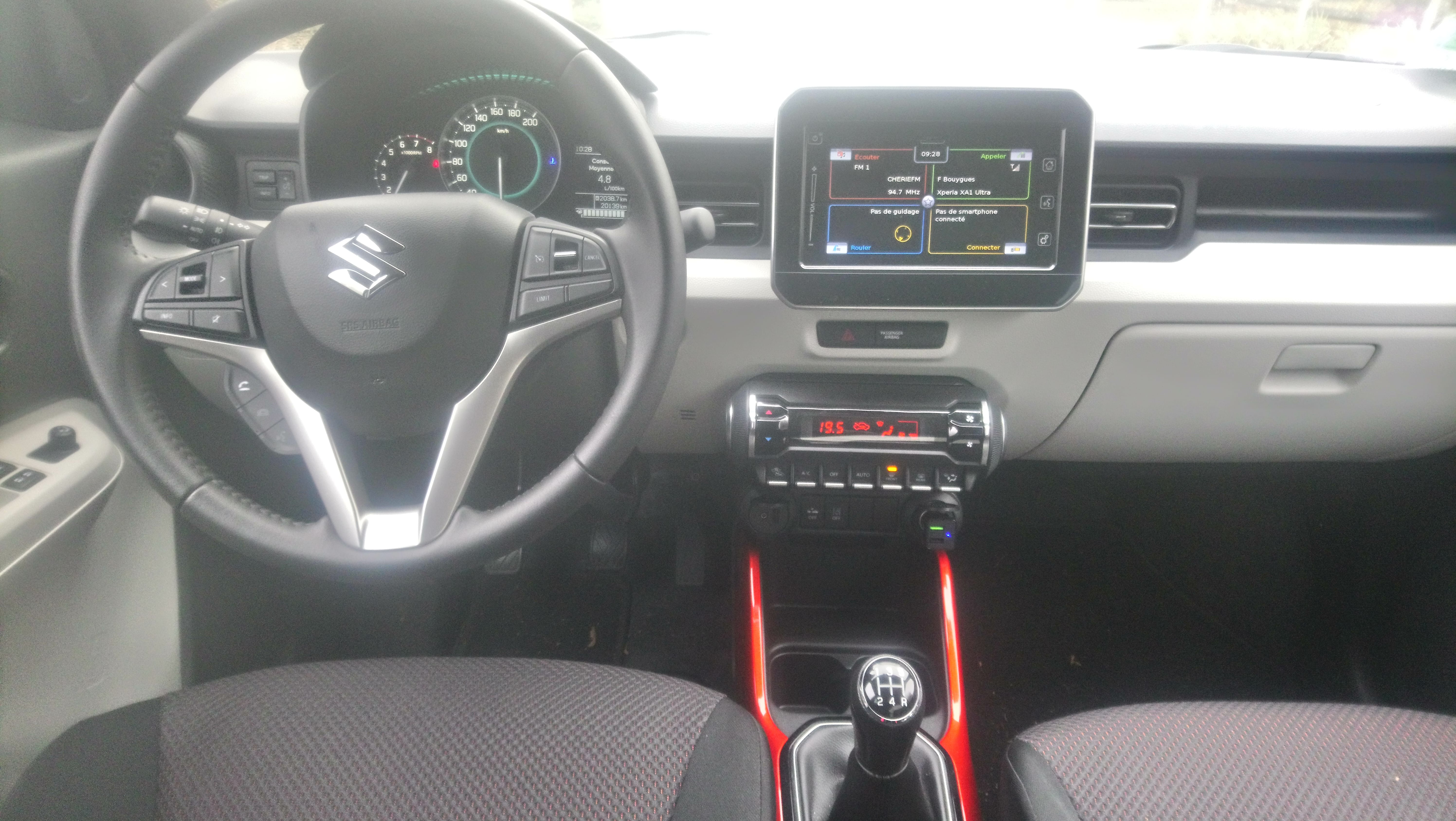 Suzuki Ignis Hybride 90 ch clim auto avec GPS