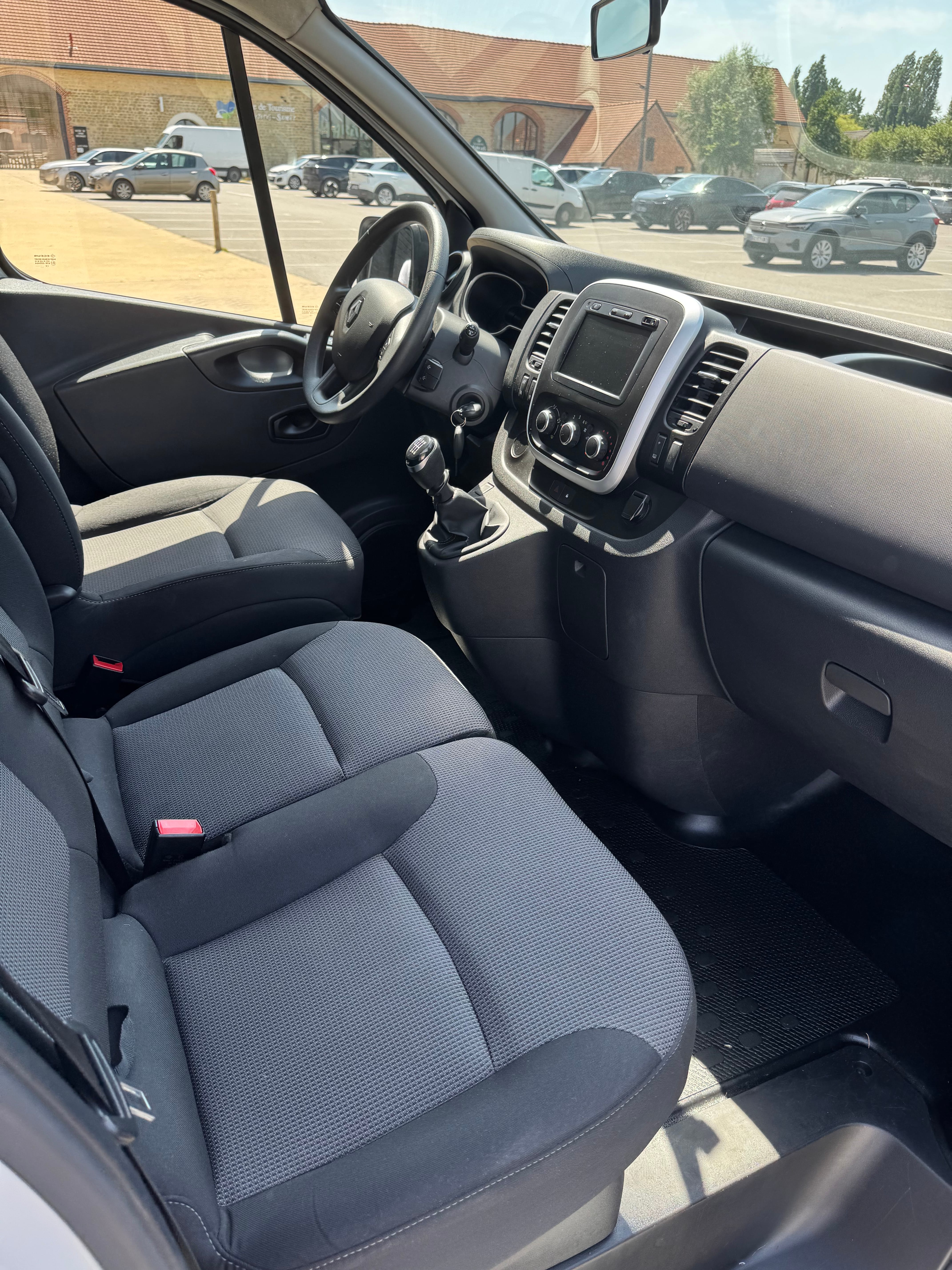 Renault Trafic Passenger 2.0 avec GPS
