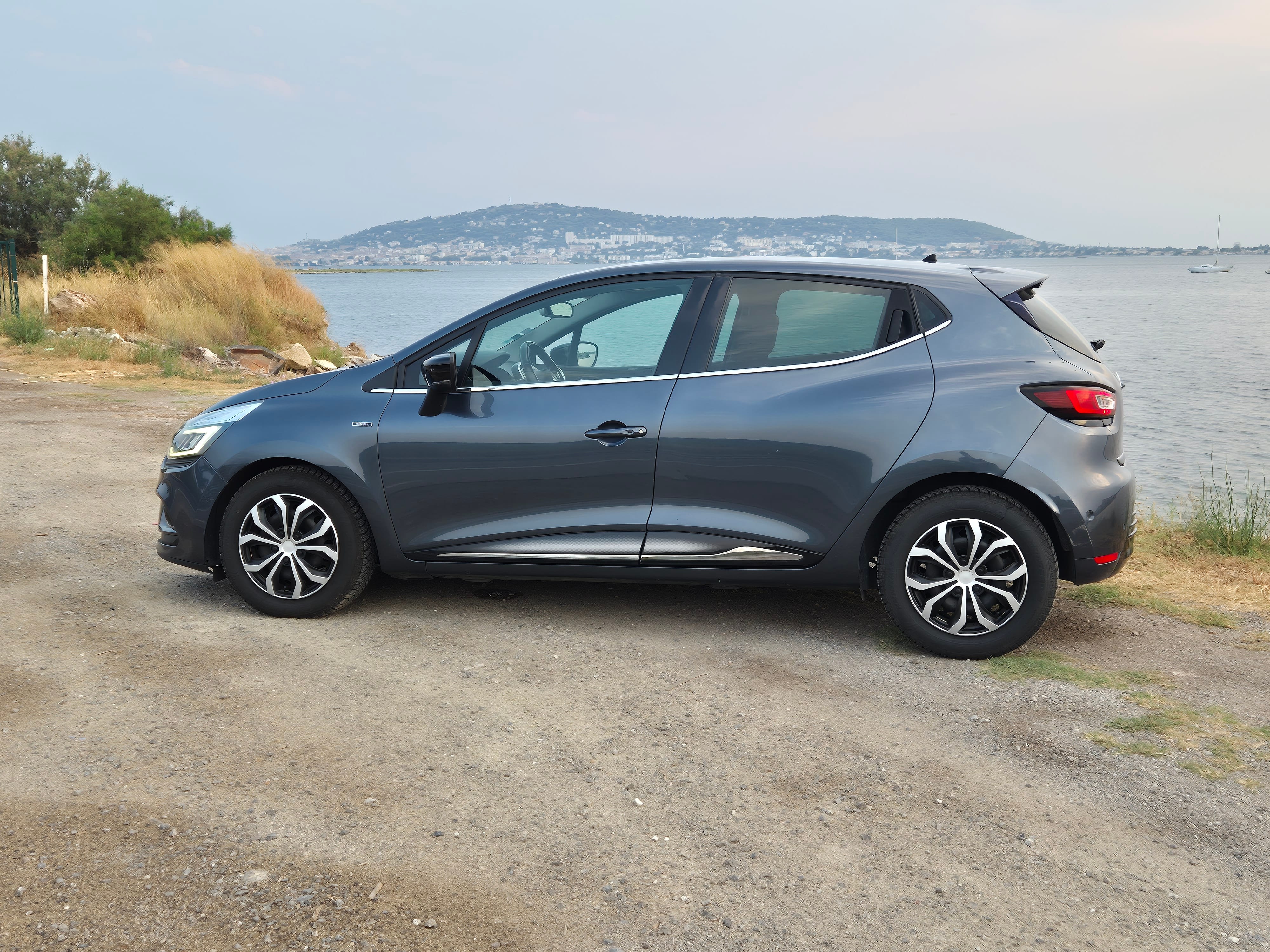 Renault Clio avec Climatisation