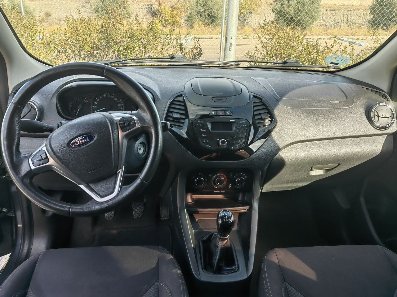 Ford KA+ 1.2 con Silla infantil