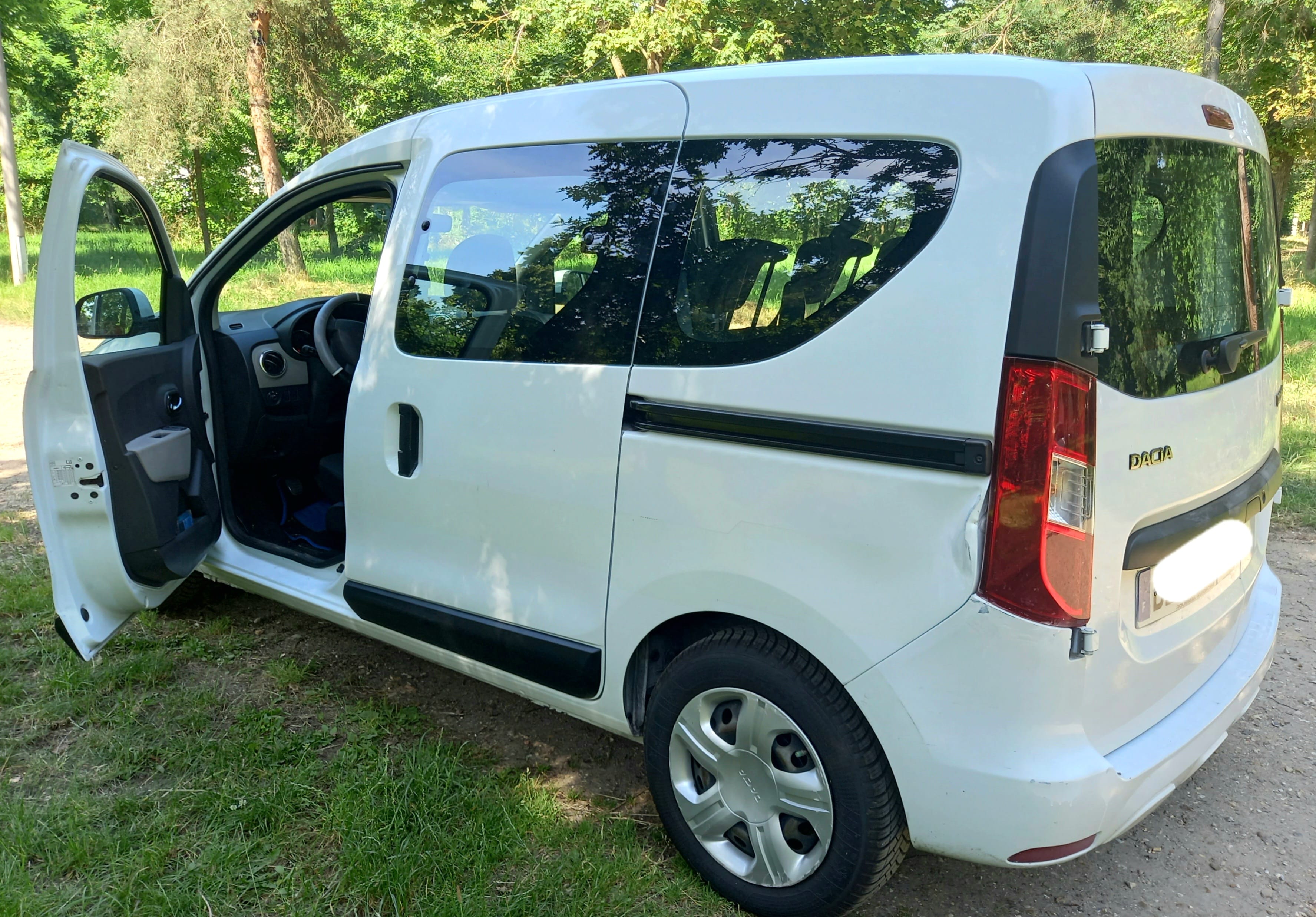Dacia Dokker 1,2 avec Pneus neige