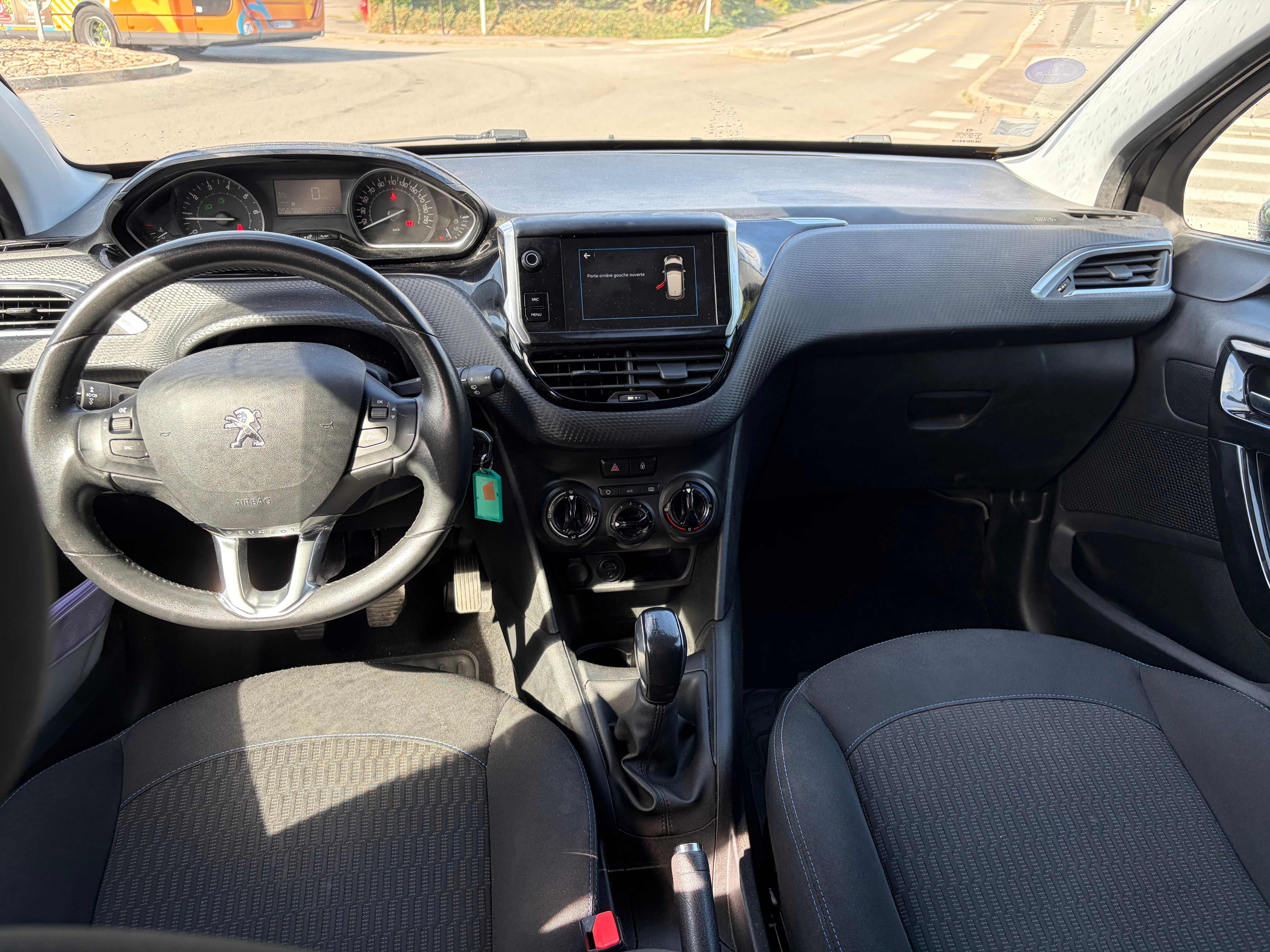 Peugeot 208 avec Régulateur de vitesse