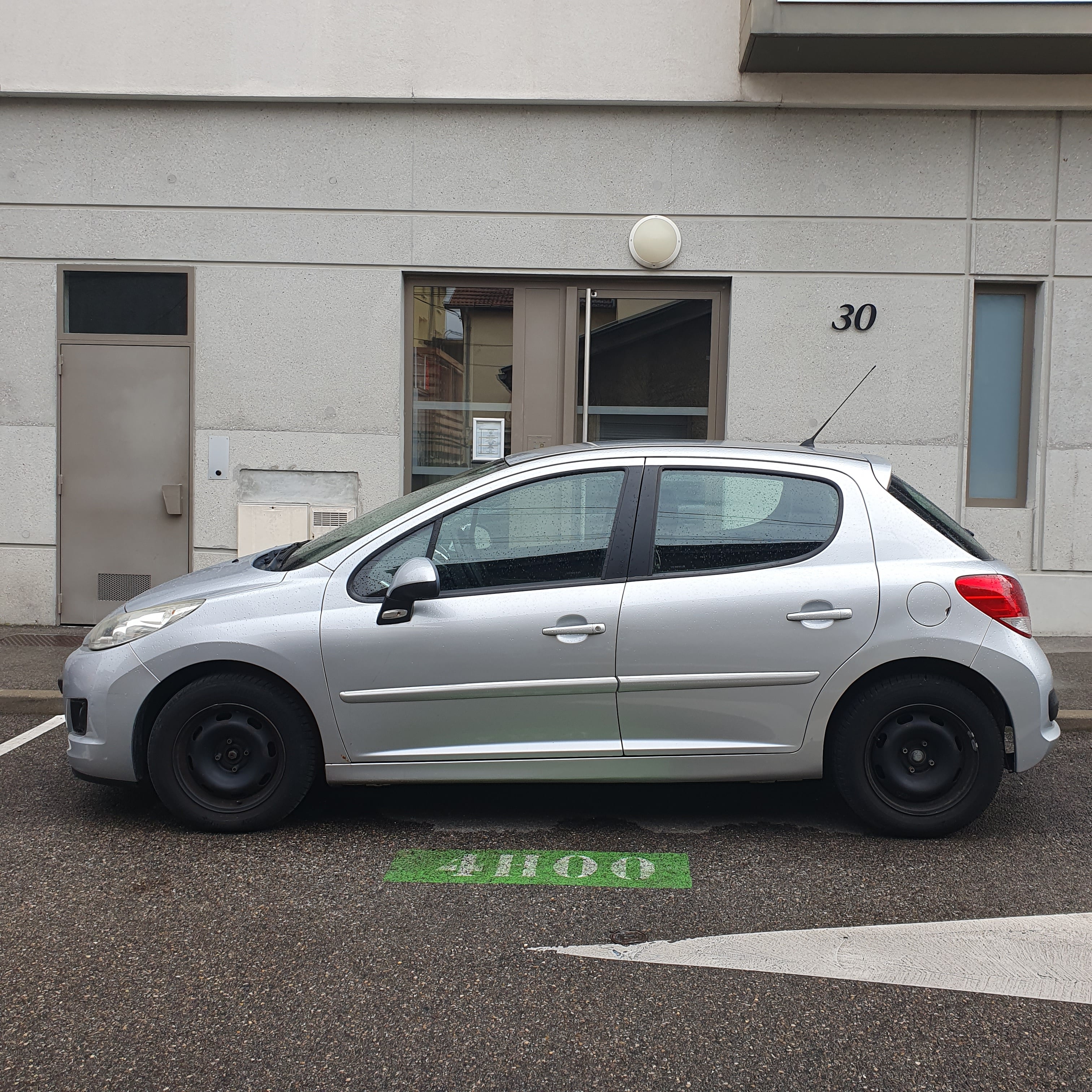 Peugeot 207+ avec Climatisation