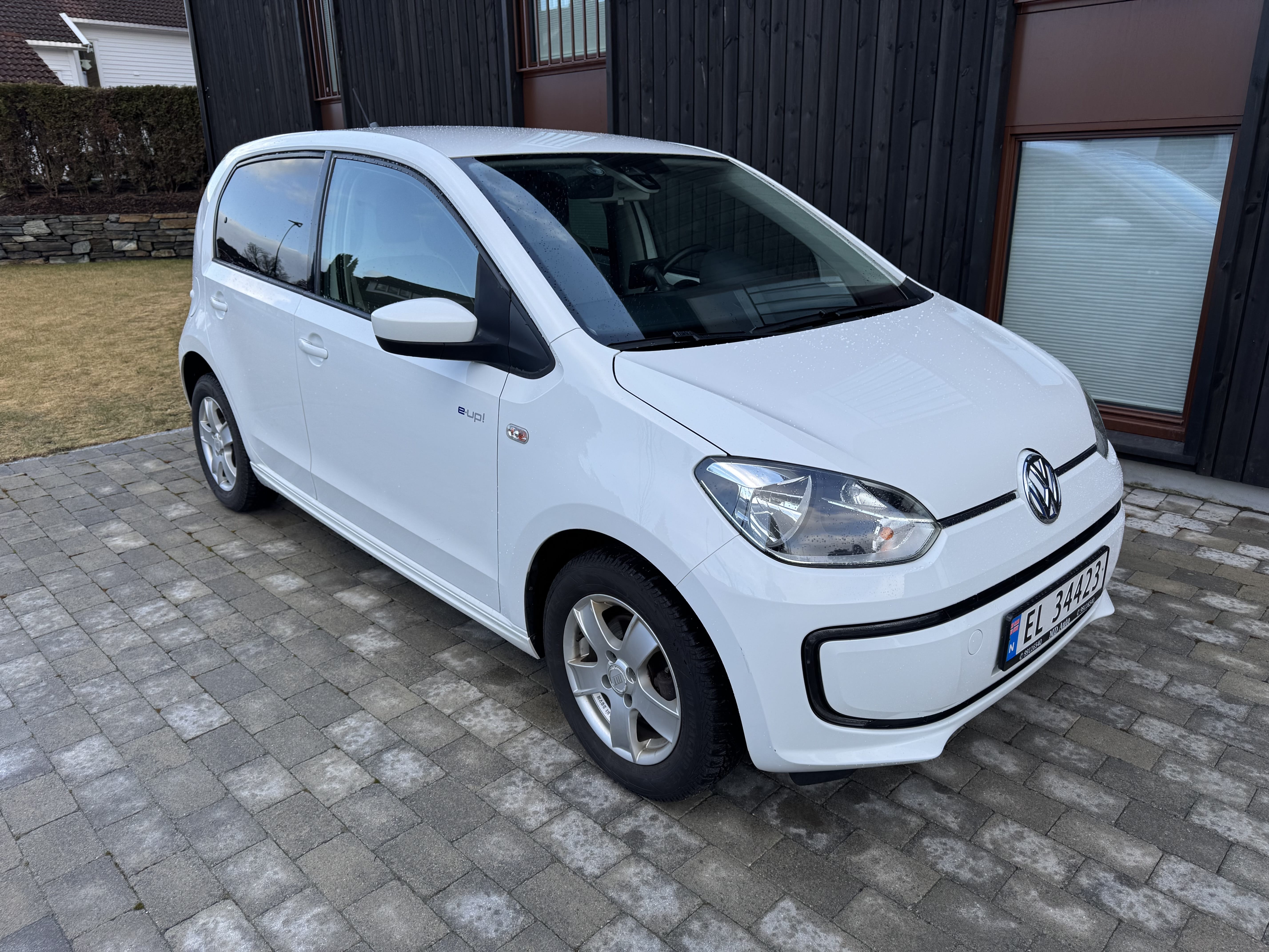 Volkswagen Up! with GPS