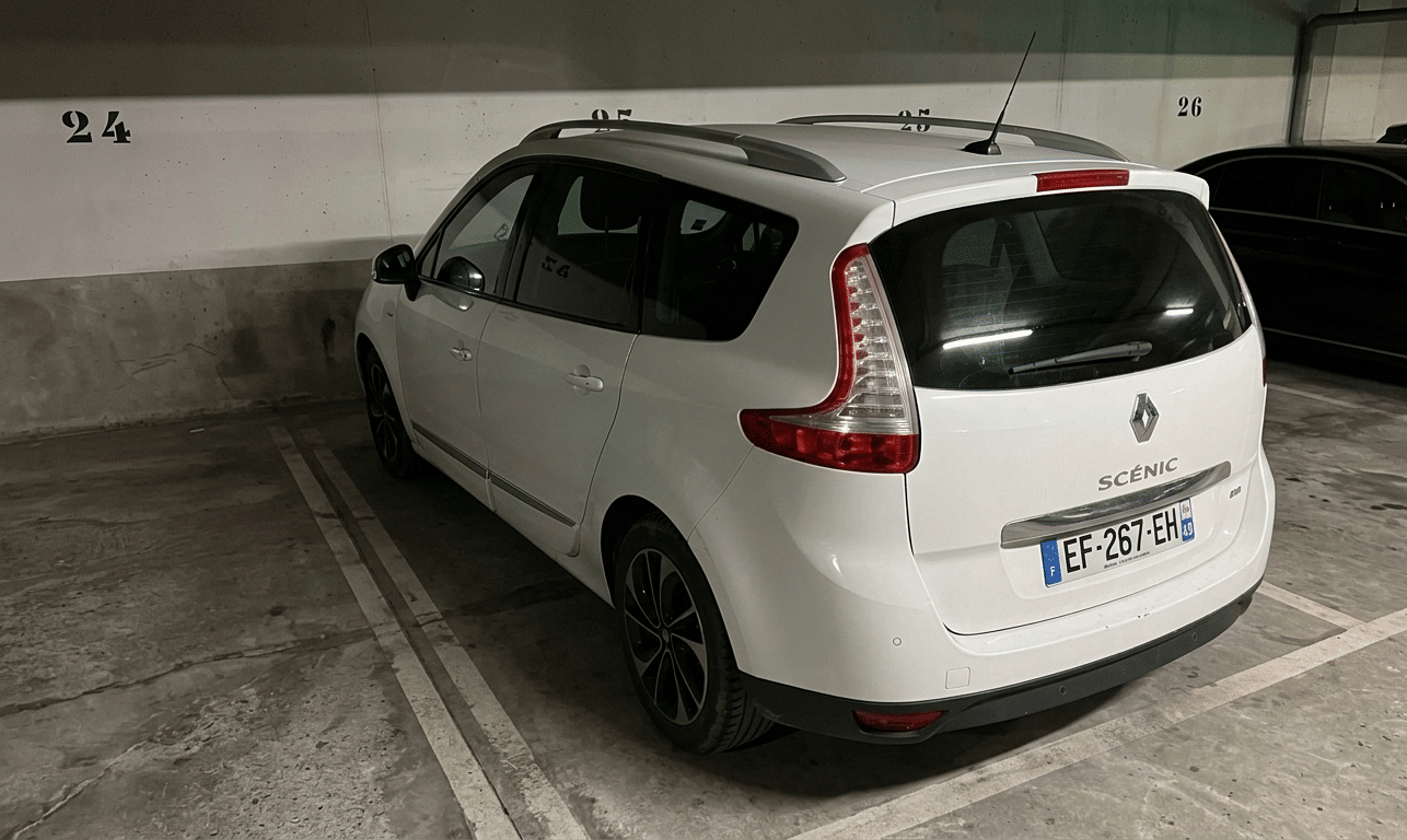 Renault Scenic EF267EH avec GPS