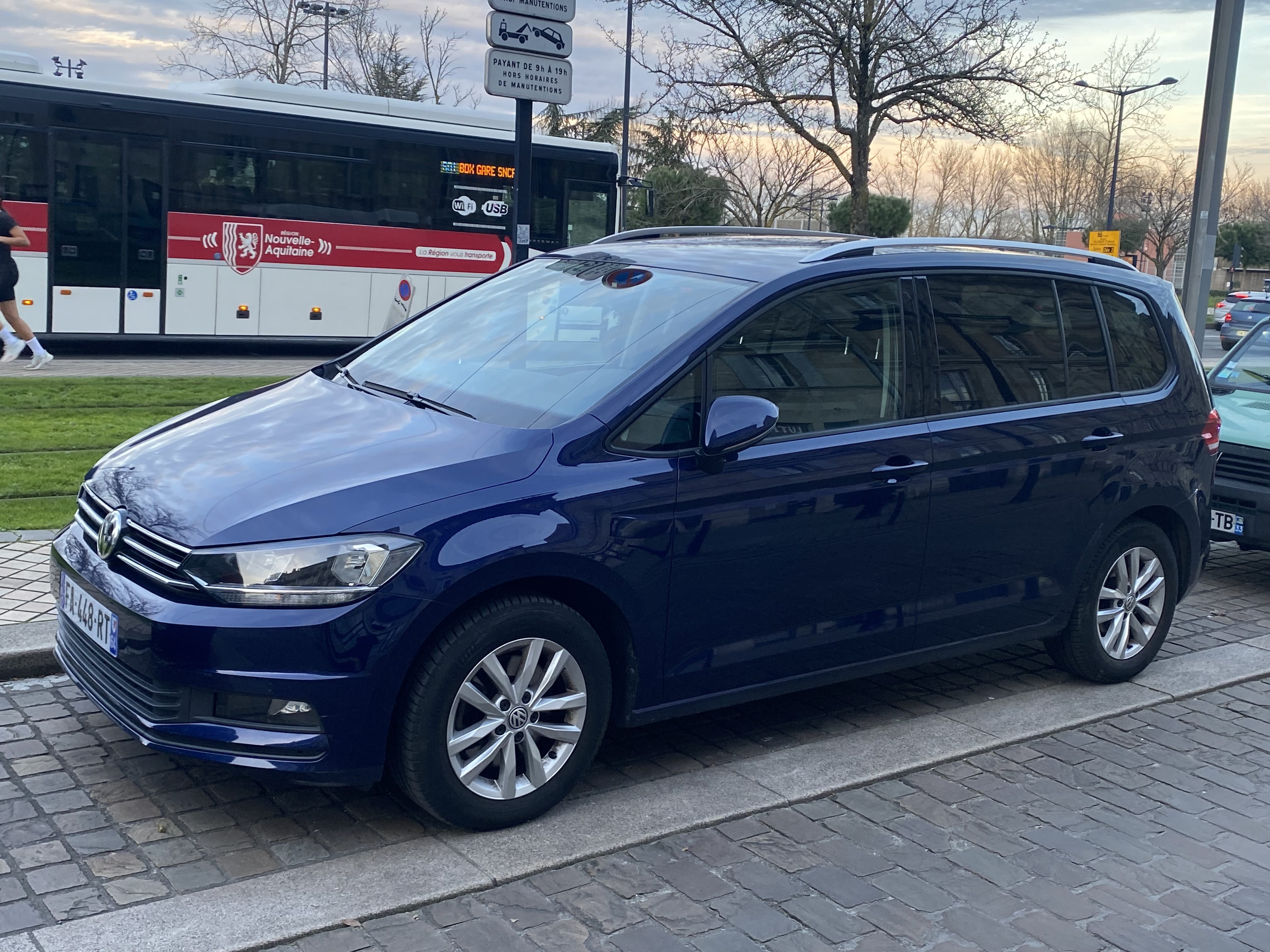 Volkswagen Touran avec Climatisation