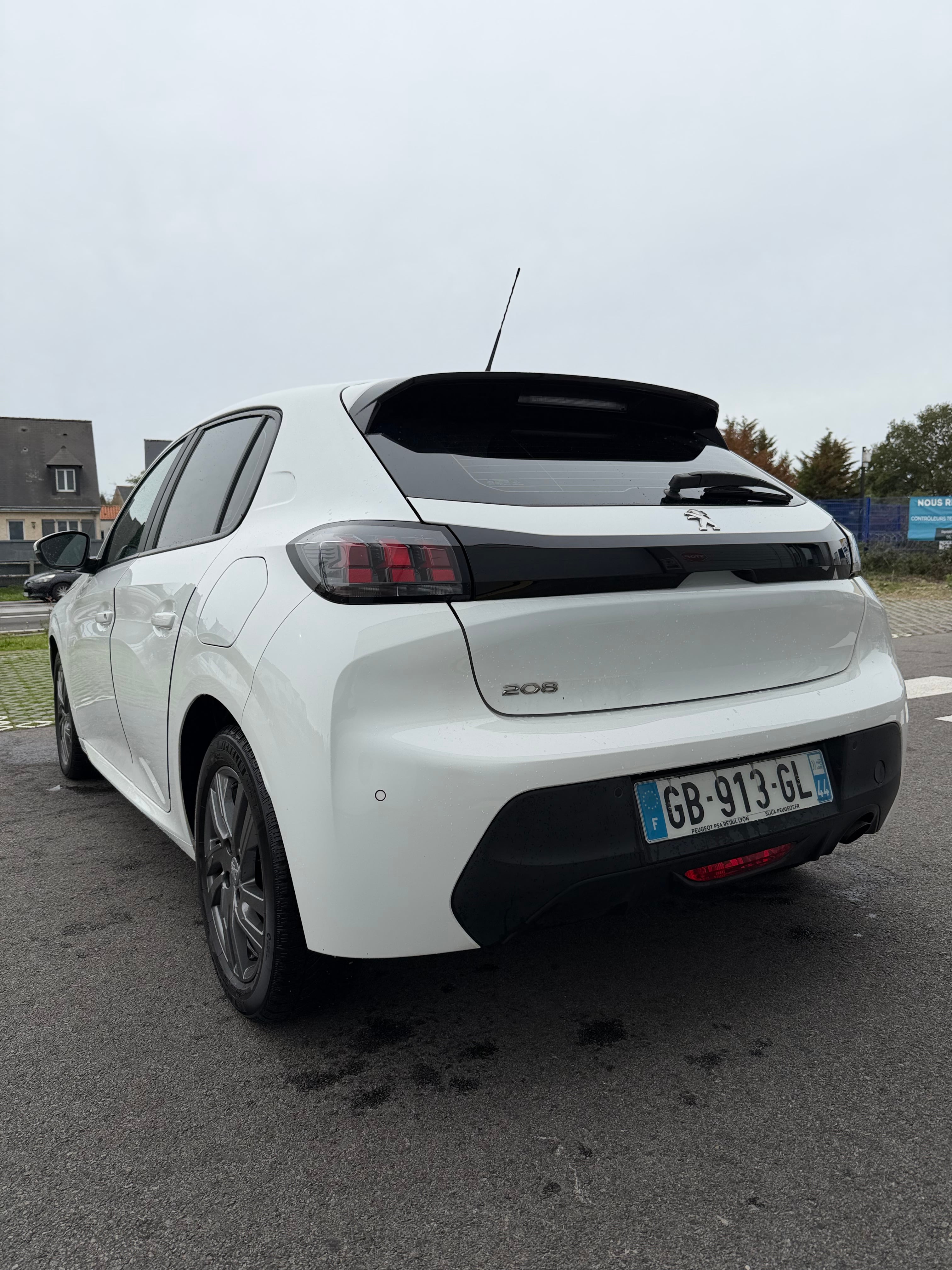Peugeot 208 avec GPS