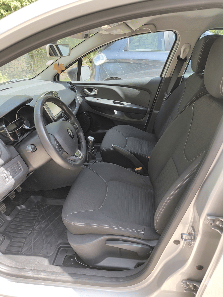 Renault Clio avec GPS