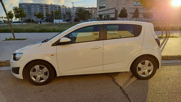 Chevrolet Aveo 1.4 , servicio aeropuerto gratis con Aire acondicionado