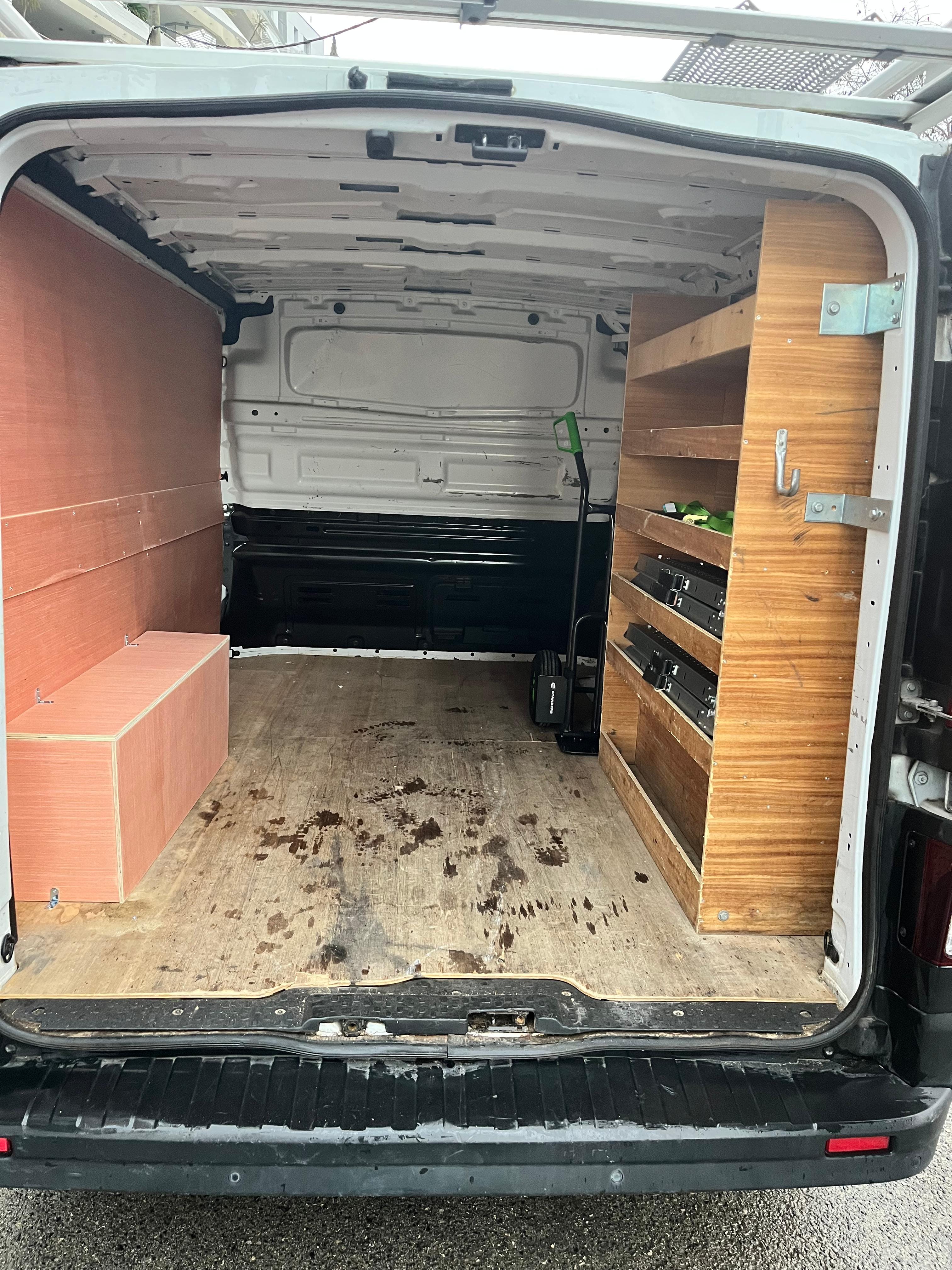 Renault Trafic with Apple CarPlay