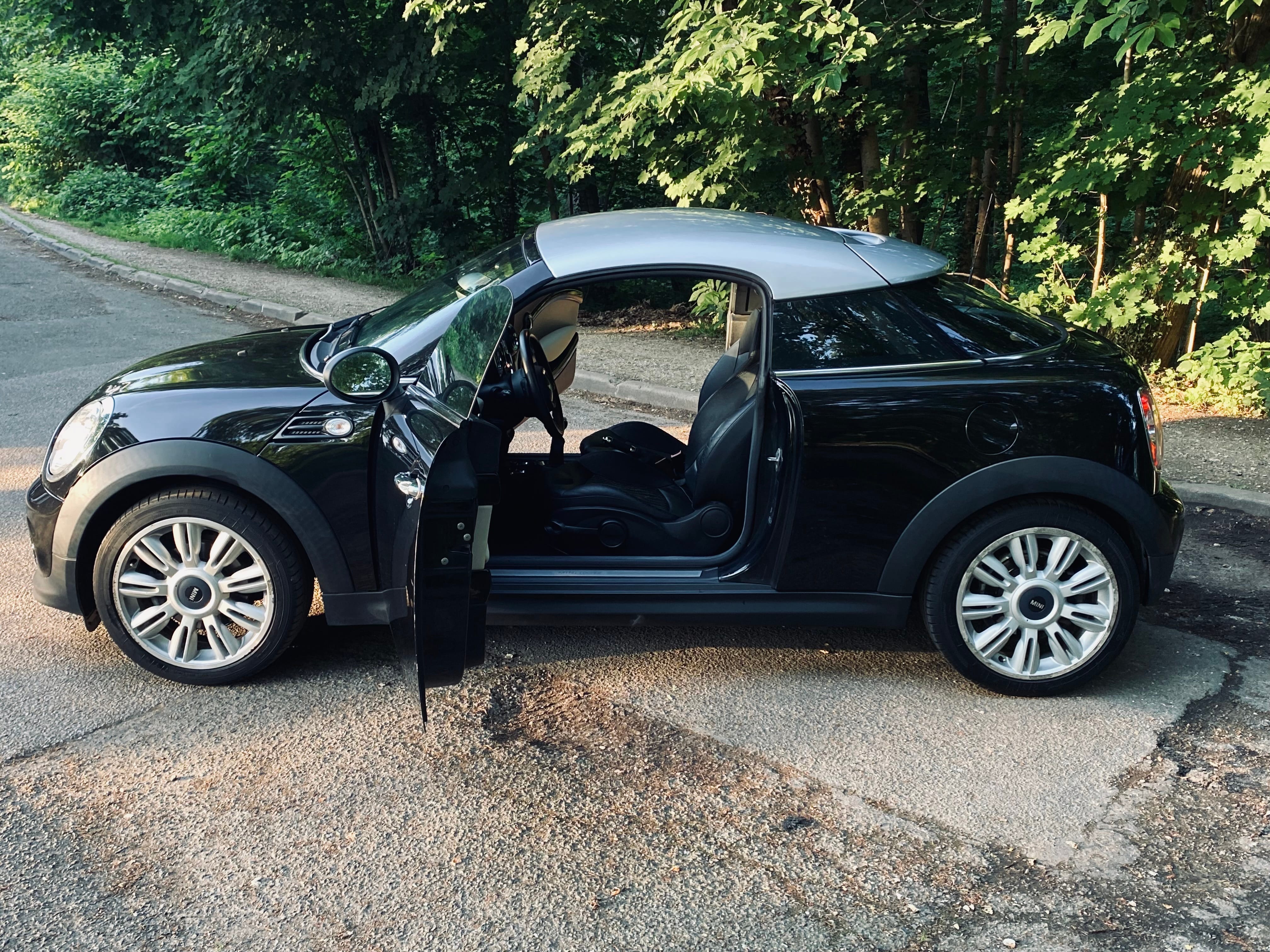 Mini Coupé avec Autoradio