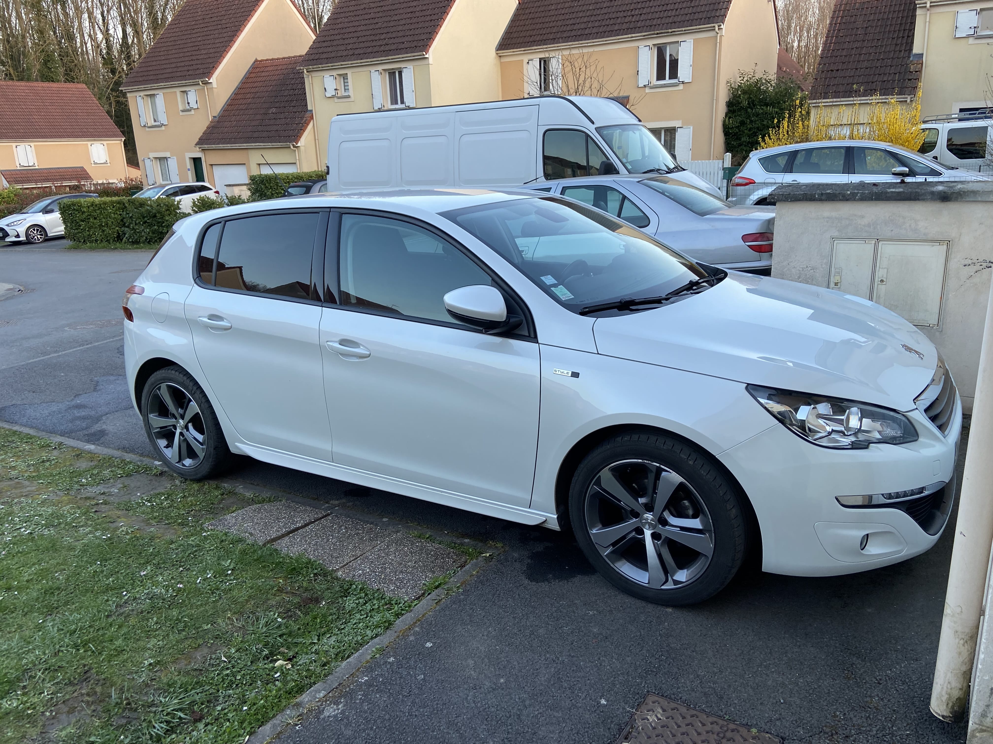 Peugeot 308, 2017, Essence 95