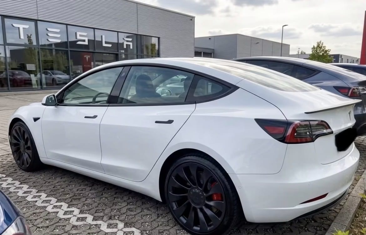 Tesla Model 3 Standard Range Plus mit Klimaanlage