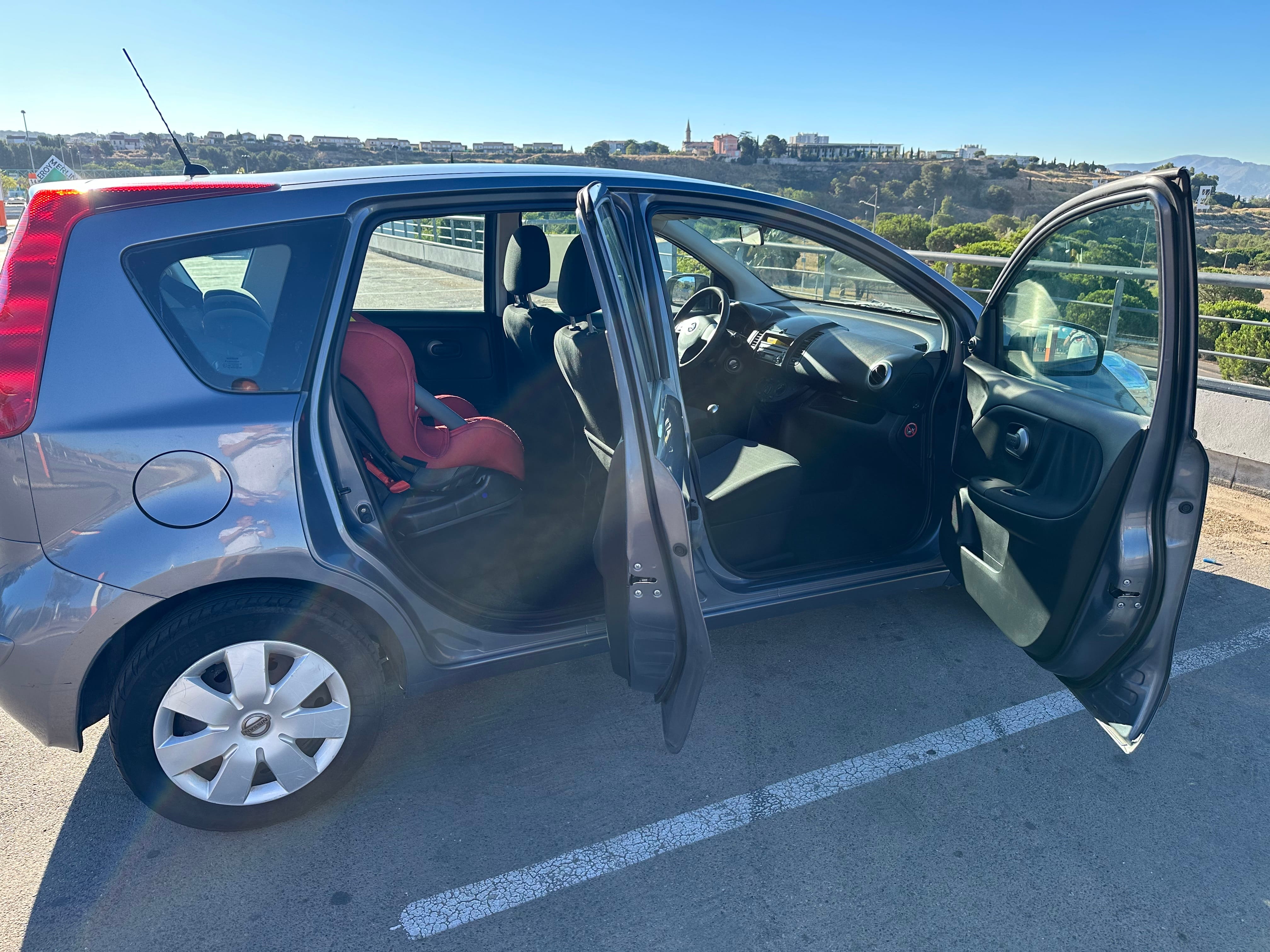 Nissan Note polyvalente et confortable avec Audio Bluetooth