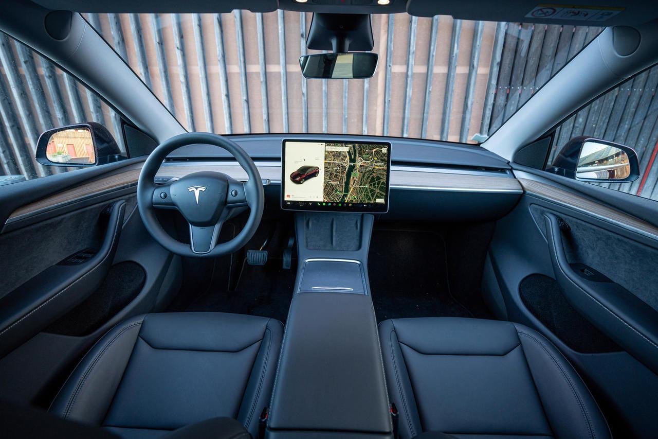Tesla Model Y avec GPS