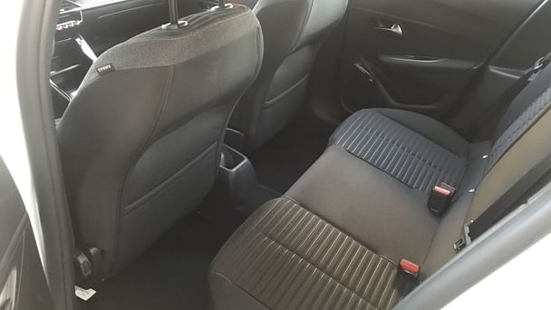 Peugeot 208 Active Puretech avec Apple CarPlay