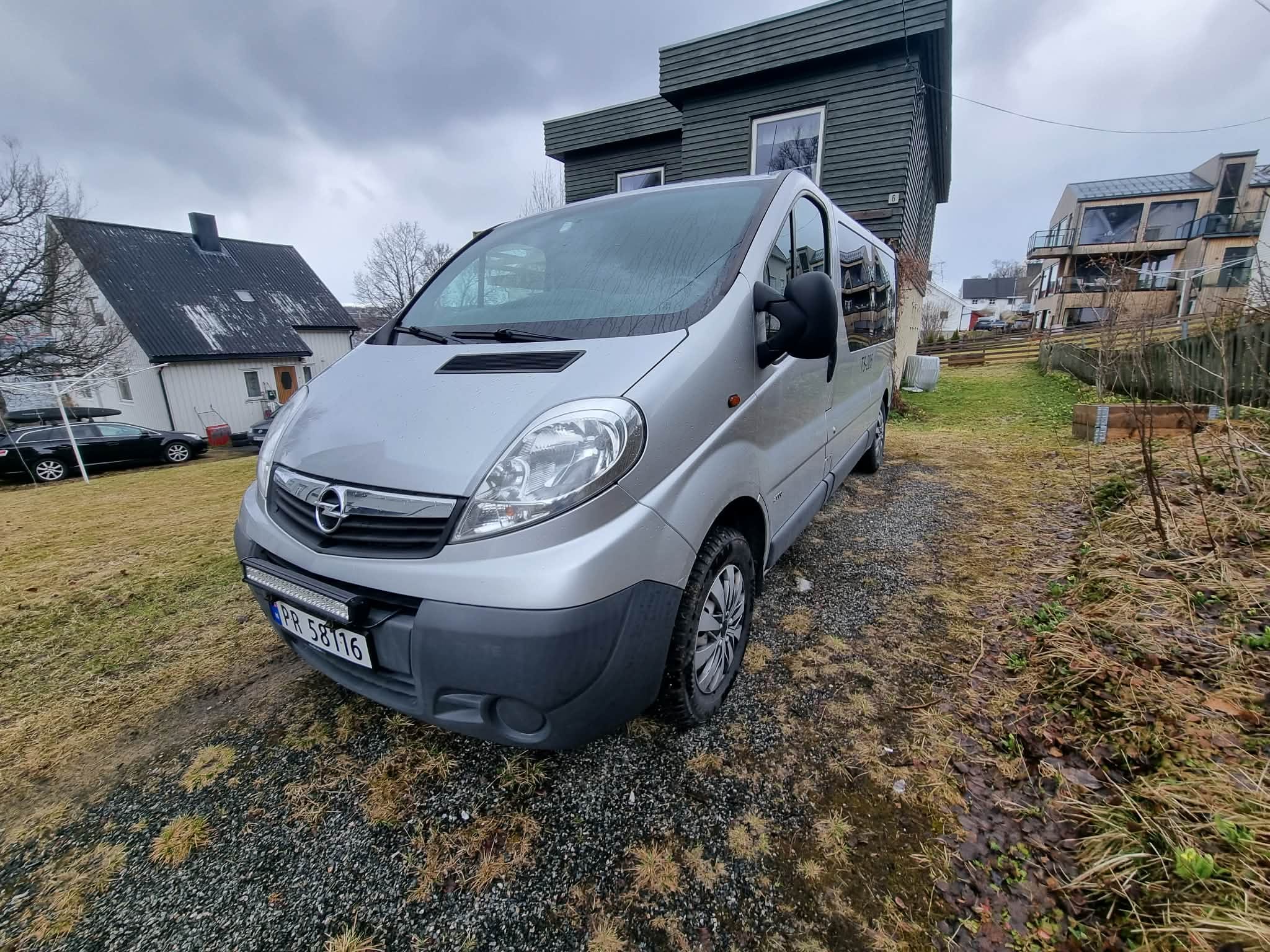 Opel Vivaro, 2013, Diesel, 9 zitplaatsen en meer