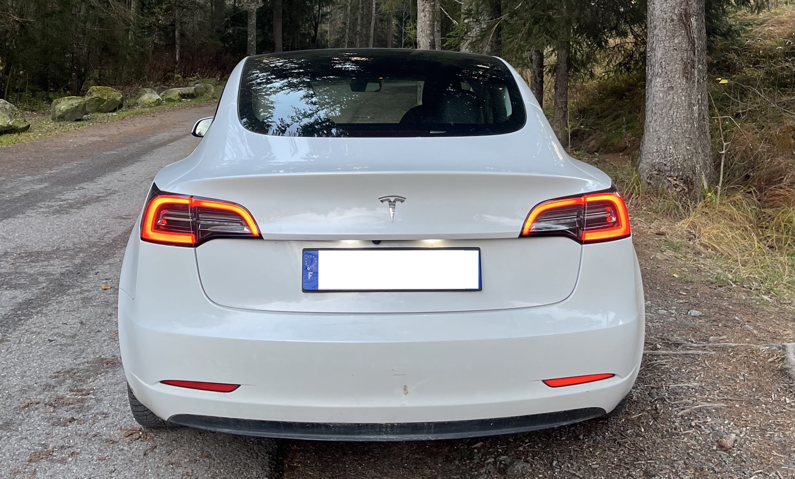 Tesla Model 3 avec Pneus neige