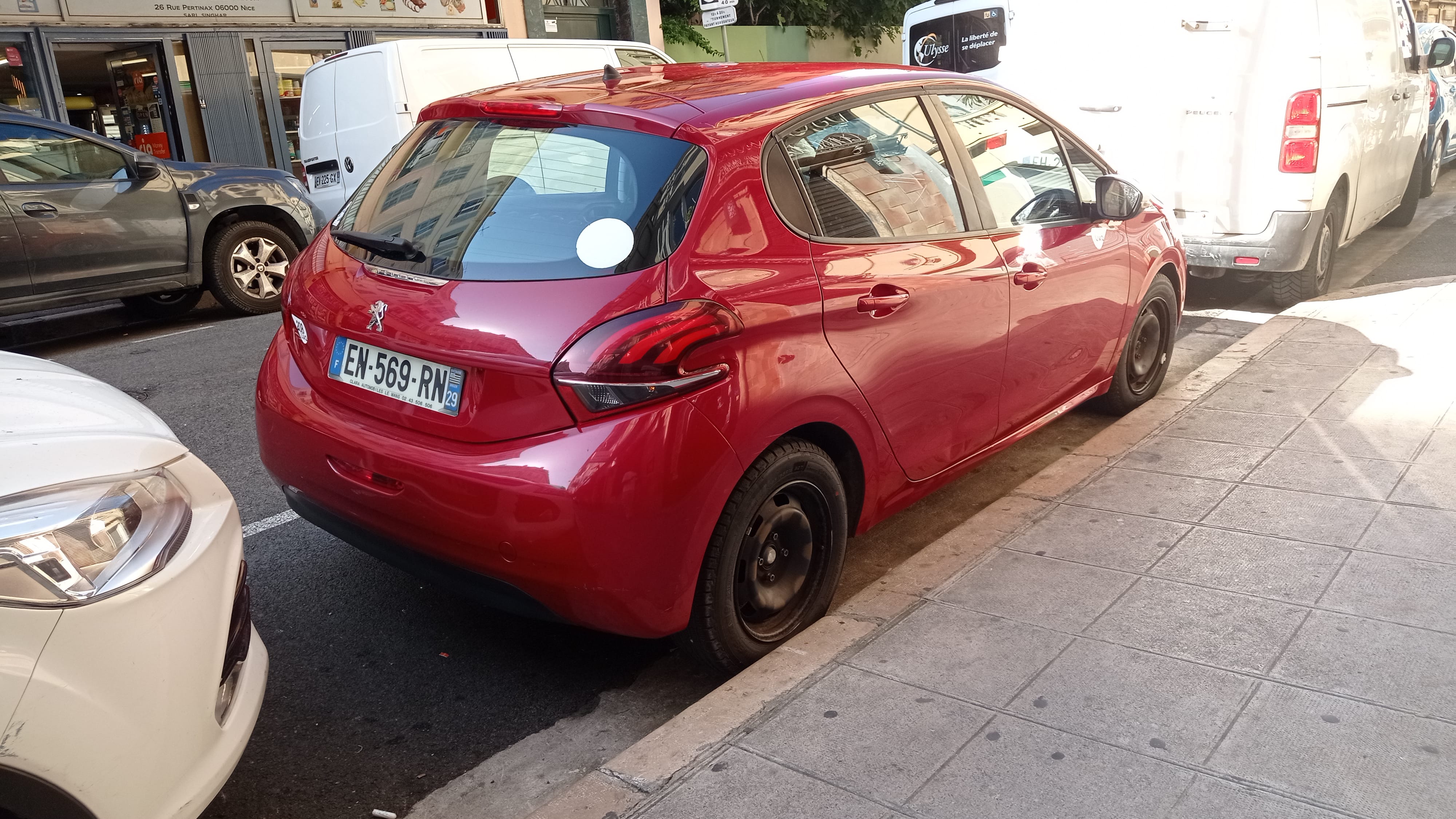 Peugeot 208 avec Régulateur de vitesse
