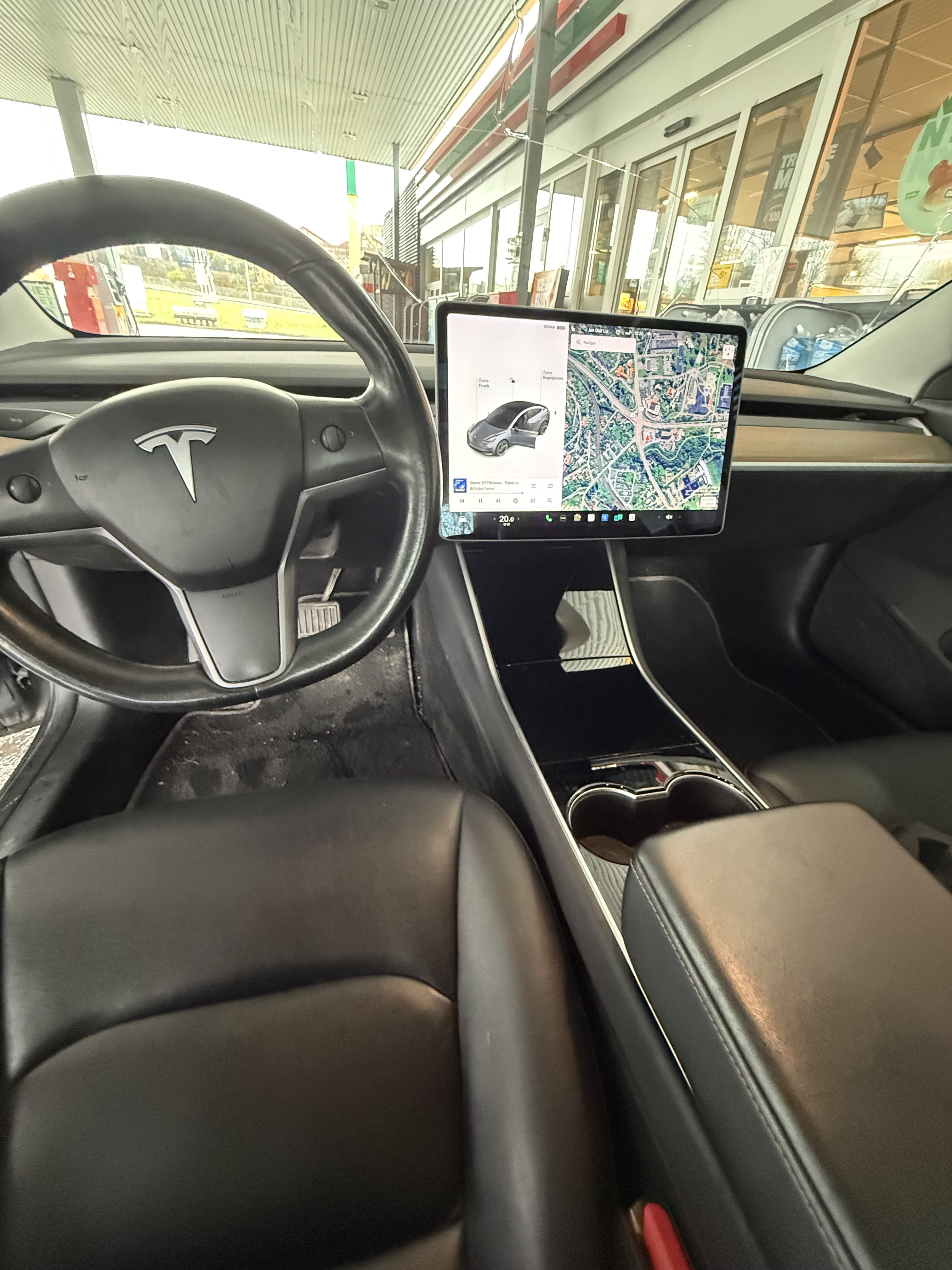 Tesla Model 3 Long Range med GPS