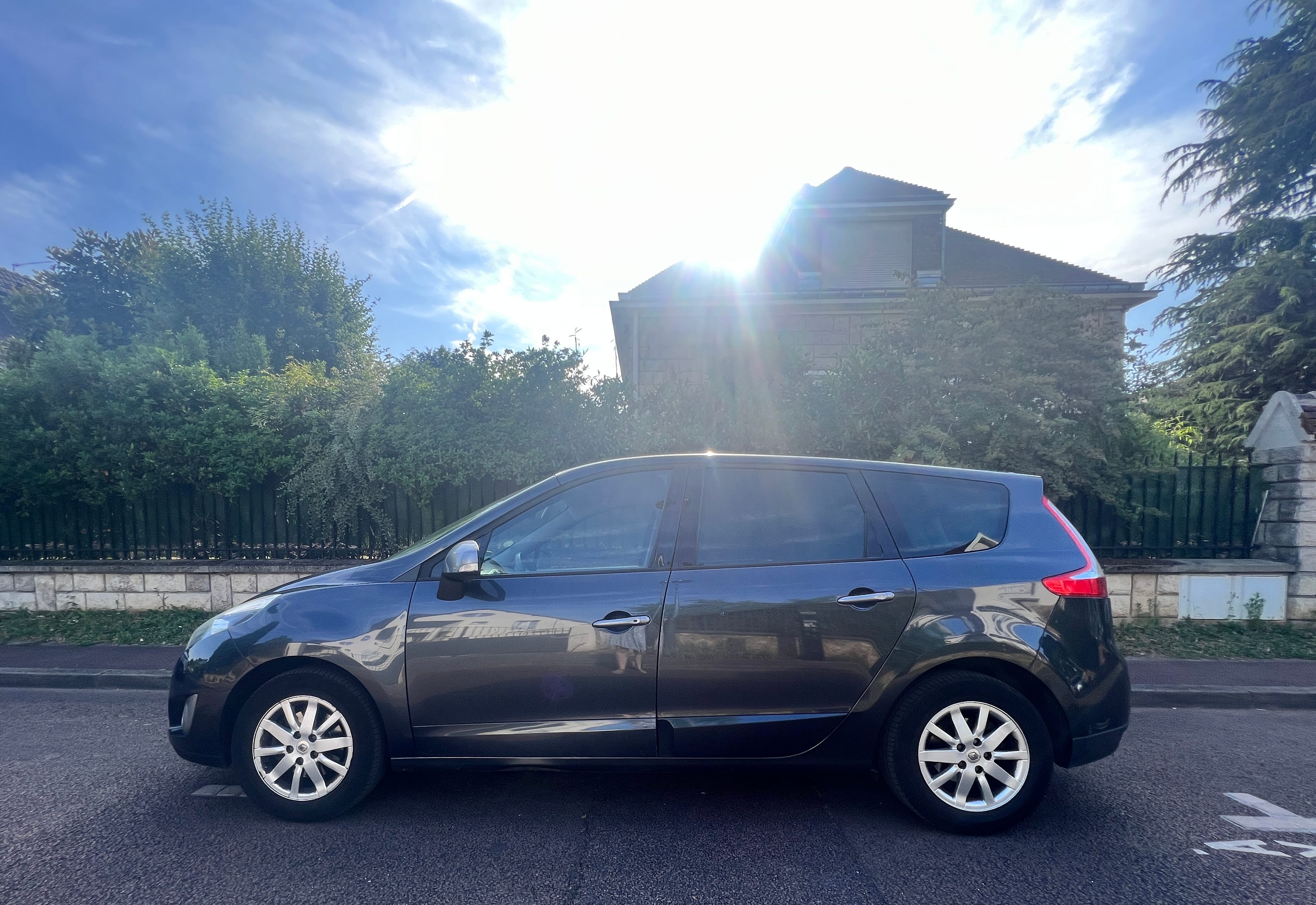 Renault Scenic 1.9 DCI 130 / 5 & 7 places avec Climatisation