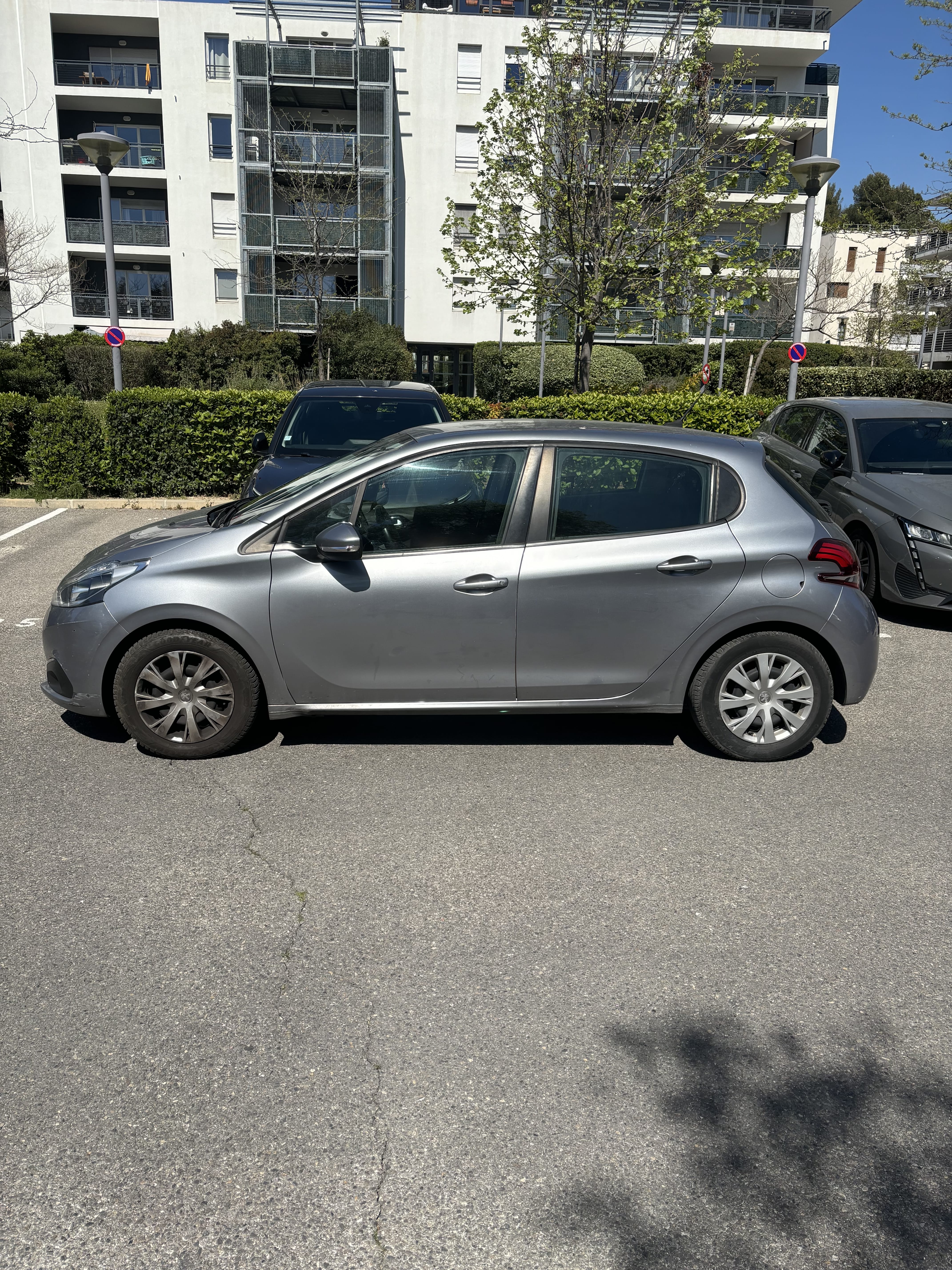 Peugeot 208 con Aire acondicionado
