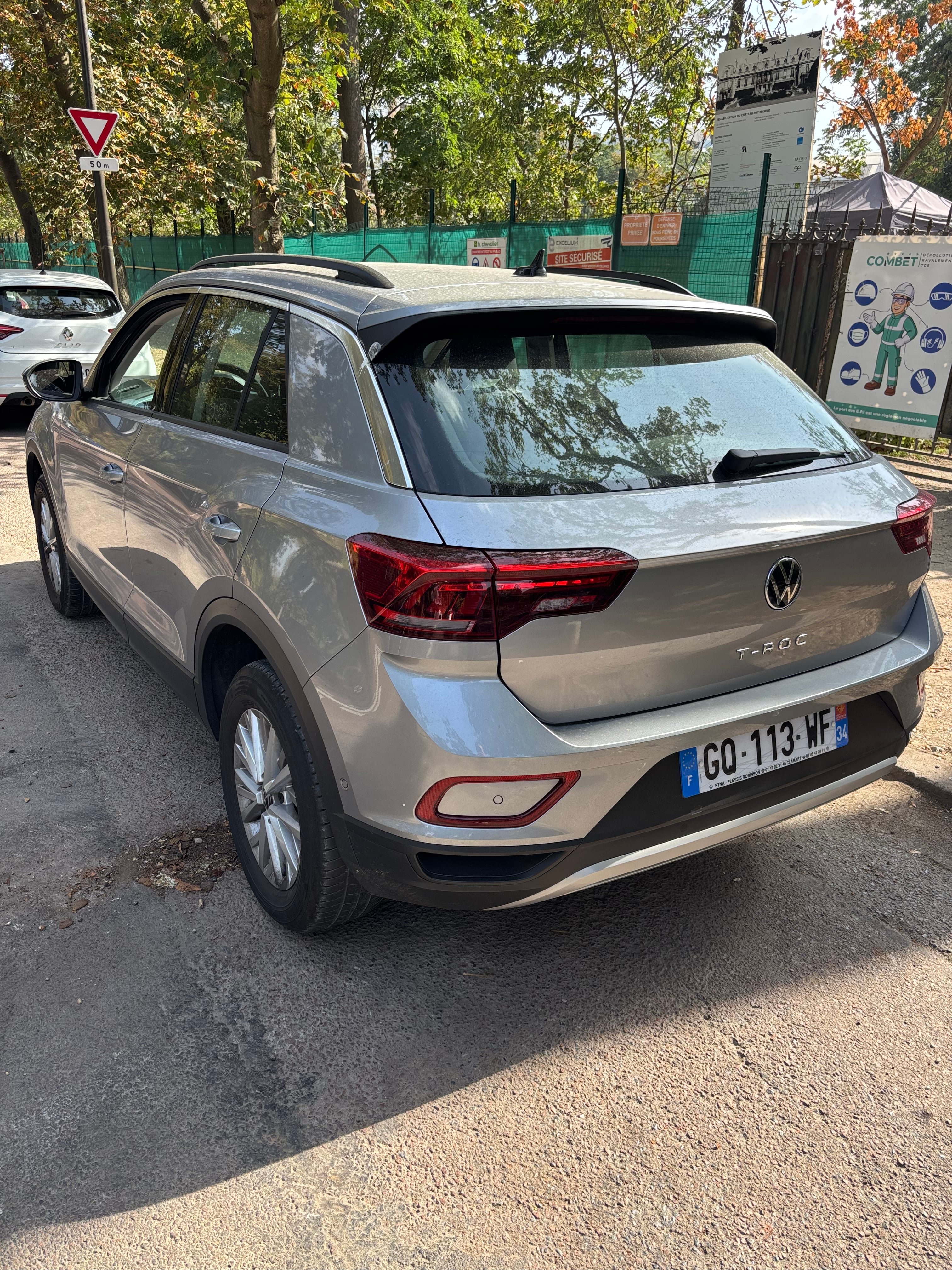 Volkswagen T-Roc mit Navigationsgerät